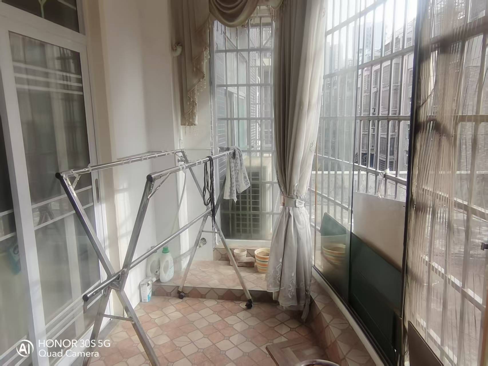 龙庭贵筑  3室2厅2卫    1800.0元/月 龙庭贵筑  3室2厅2卫    1800.0元/月室内图