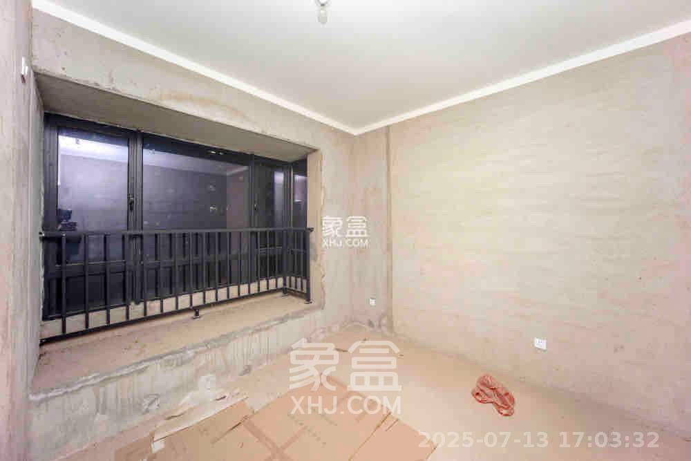 荣悦台  4室2厅2卫   4500.00元/月室内图