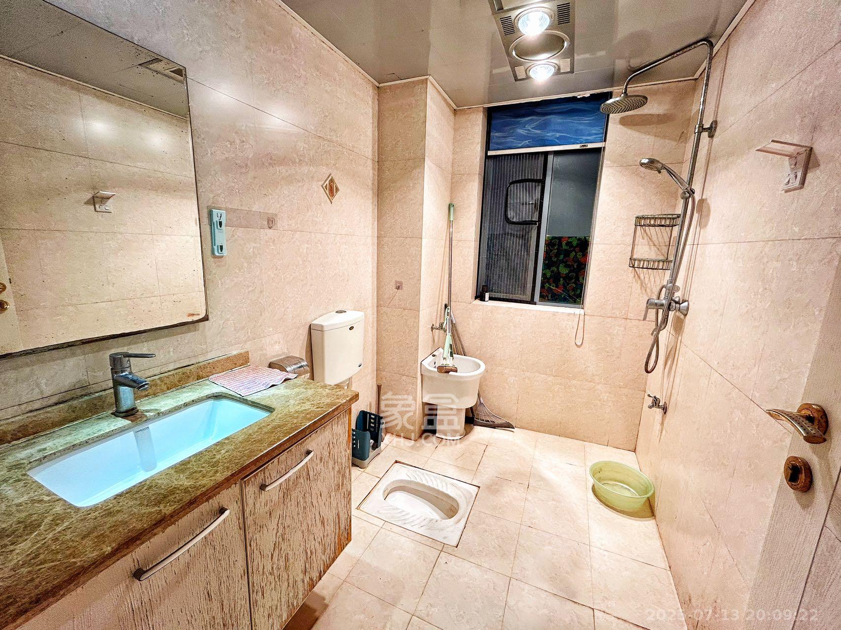 滨江君悦香邸  3室2厅2卫    2600.0元/月室内图