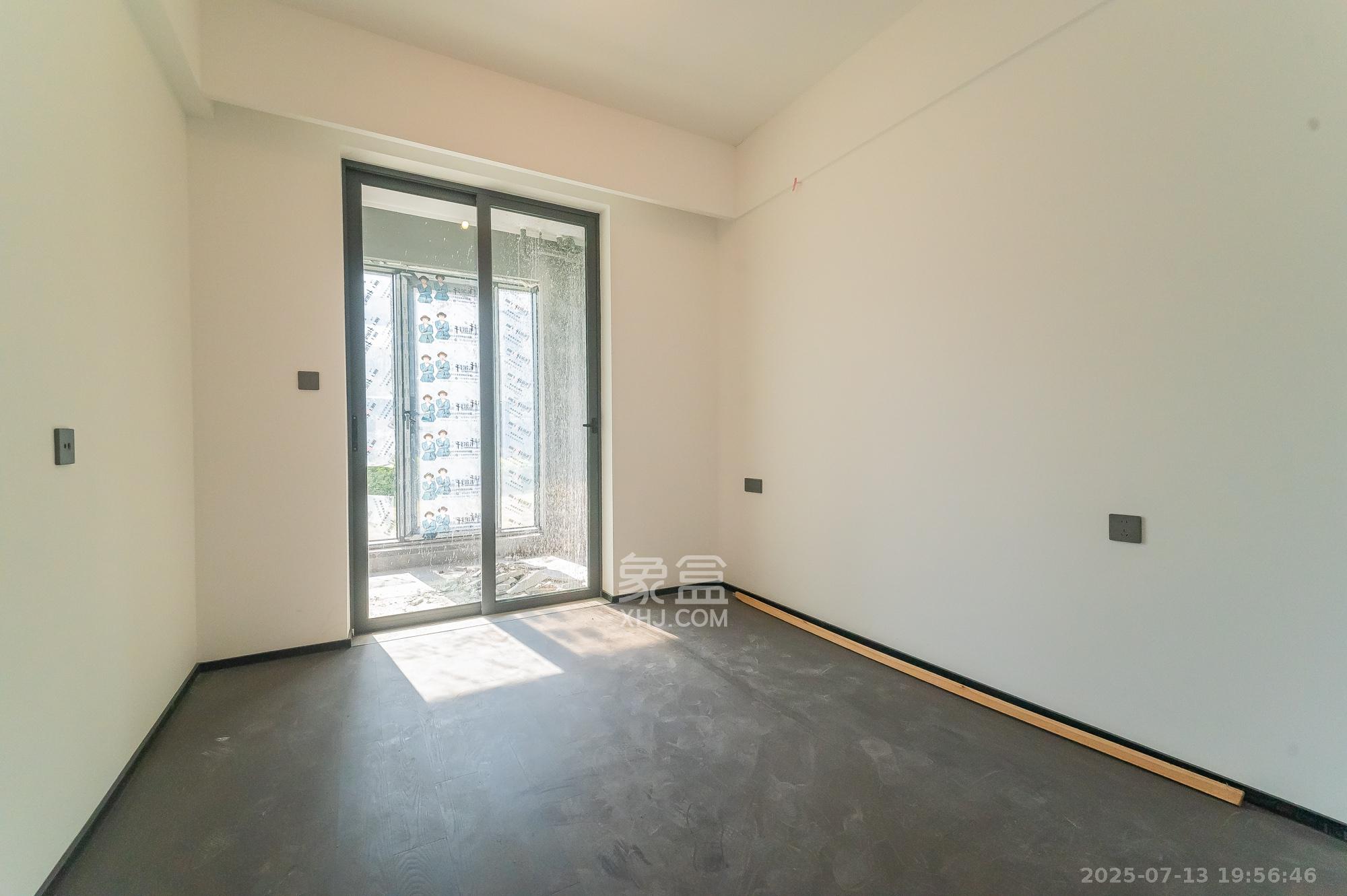 万科松湖天地  3室2厅2卫    139.6万卧室