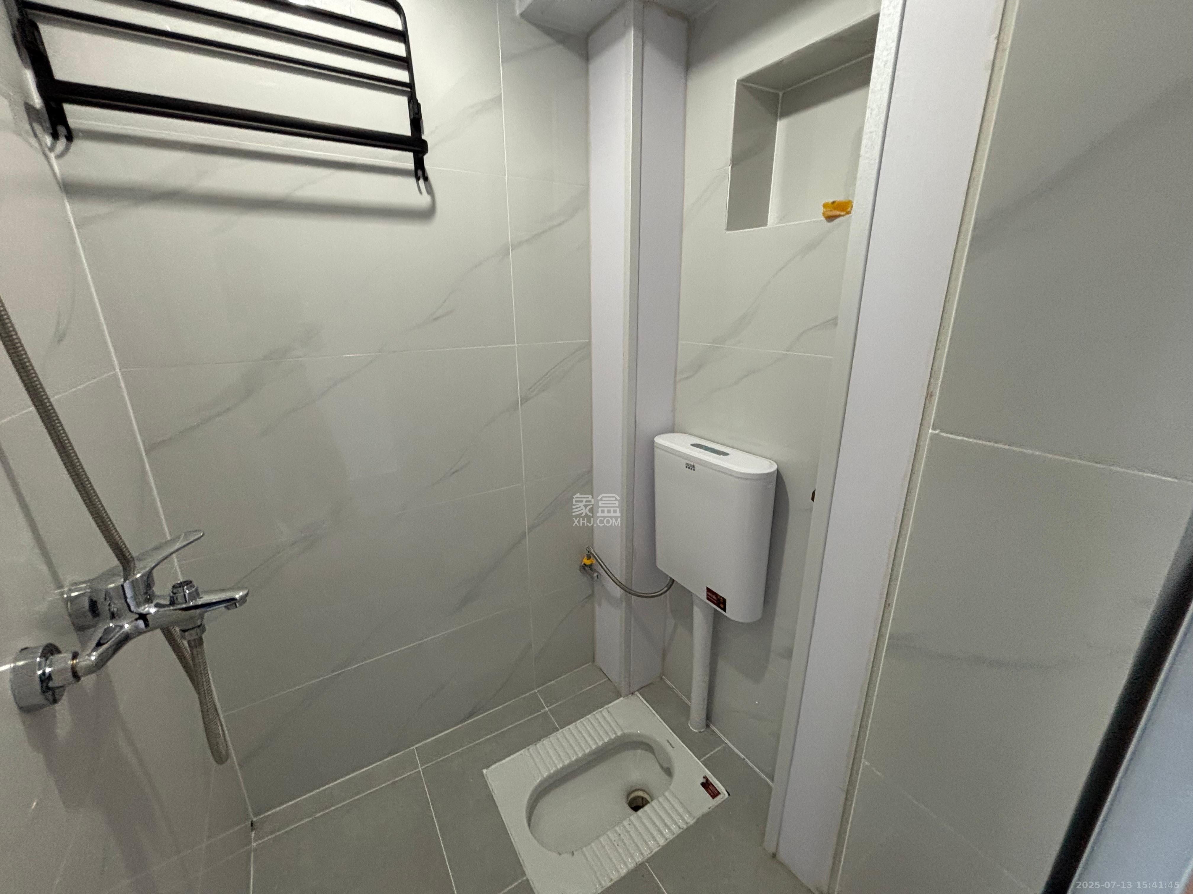 安居楼  1室1厅1卫    1200.0元/月 安居楼  1室1厅1卫    1200.0元/月室内图