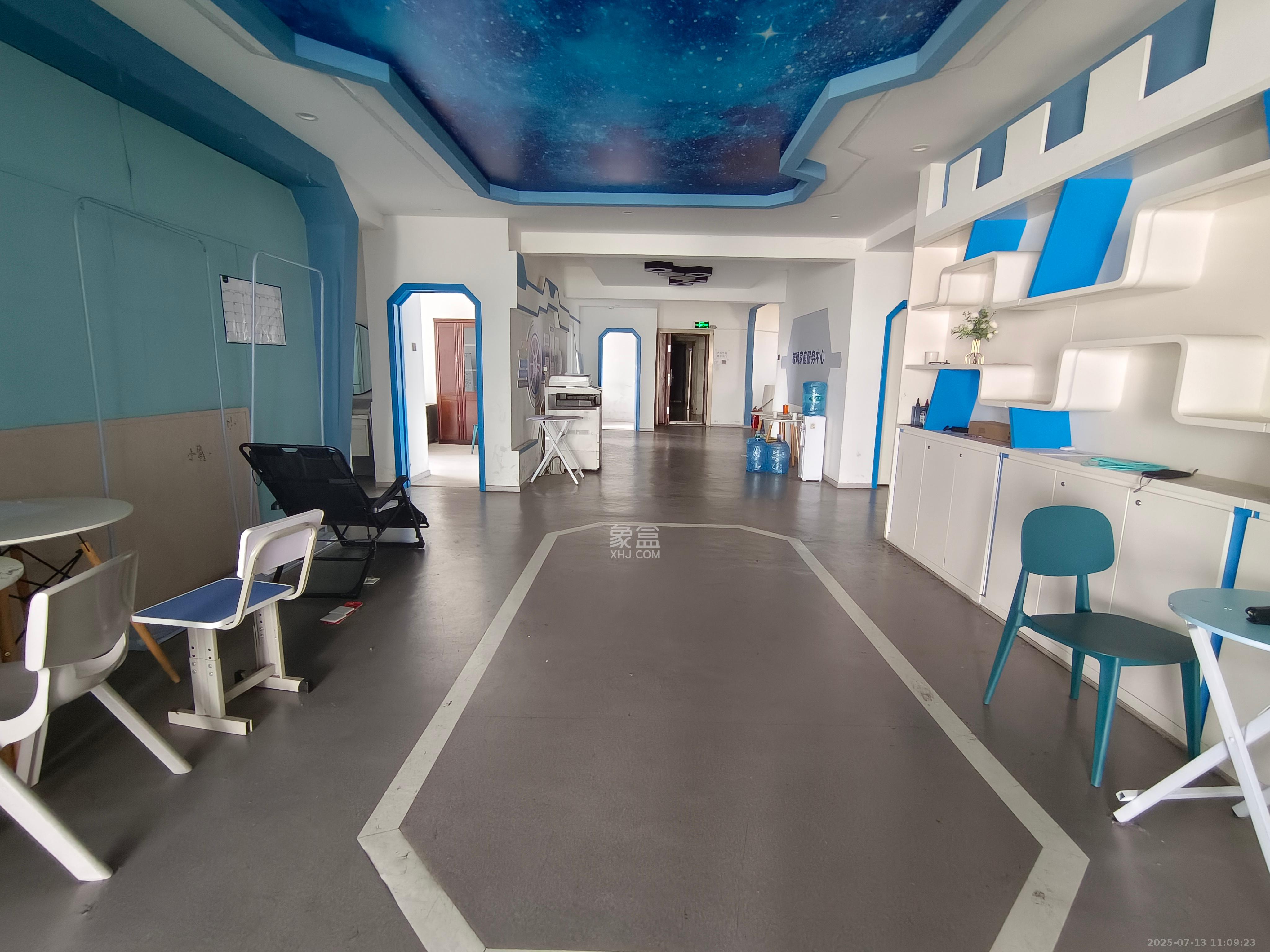 湘江世纪城富湾国际 5室2厅2卫 9500.0元/月 湘江世纪城富湾国际 5室2厅2卫 9500.0元/月室内图