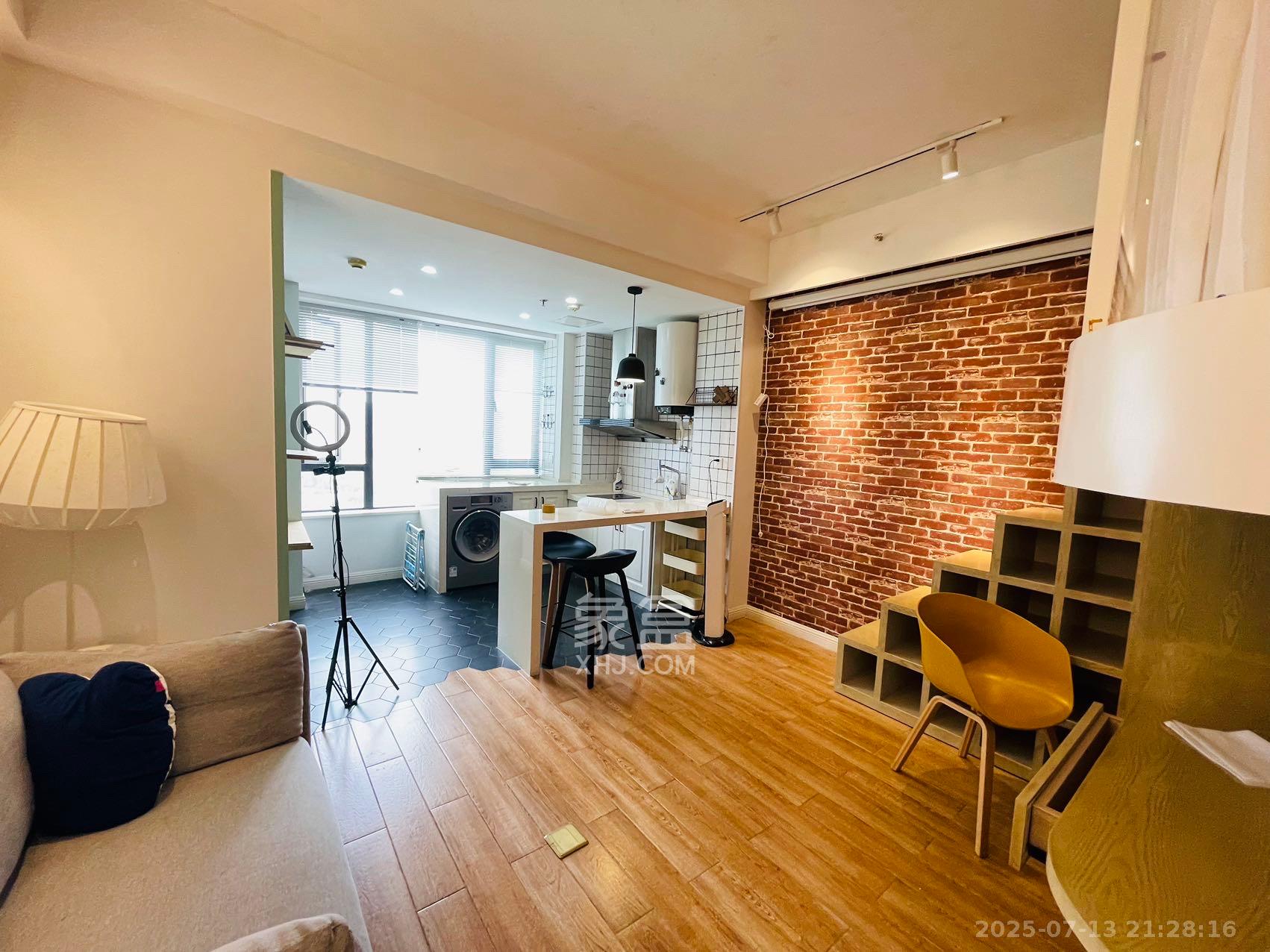 半山公馆(半山国际中心) 1室1厅1卫 2100.0元/月 半山公馆(半山国际中心) 1室1厅1卫 2100.0元/月室内图