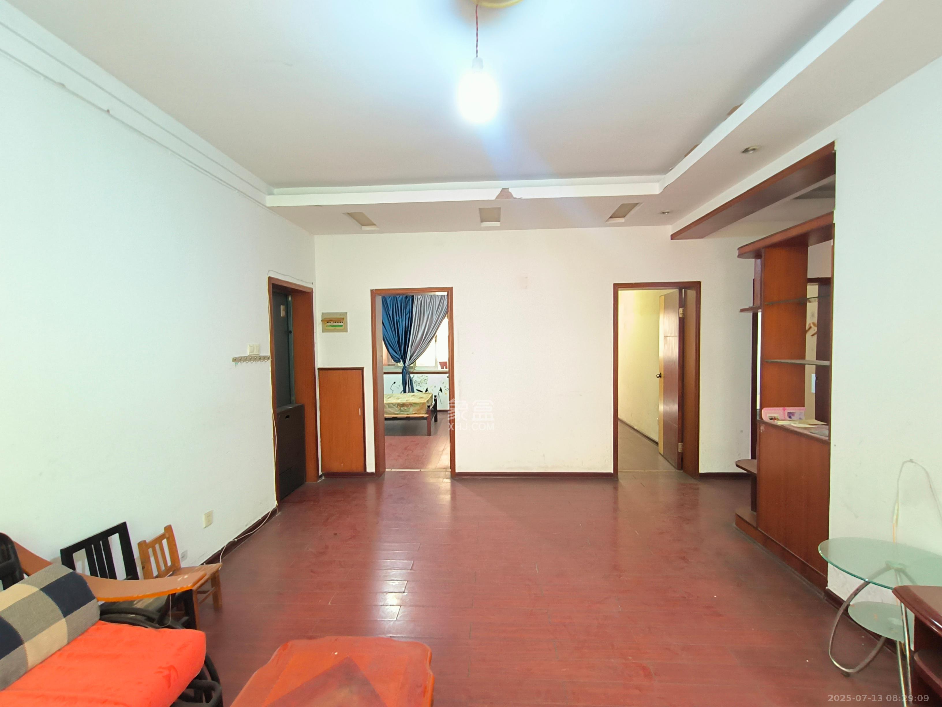 袁家岭省煤炭厅宿舍(芙蓉区省煤炭局小区)  3室1厅1卫    2500.0元/月 袁家岭省煤炭厅宿舍(芙蓉区省煤炭局小区)  3室1厅1卫    2500.0元/月室内图