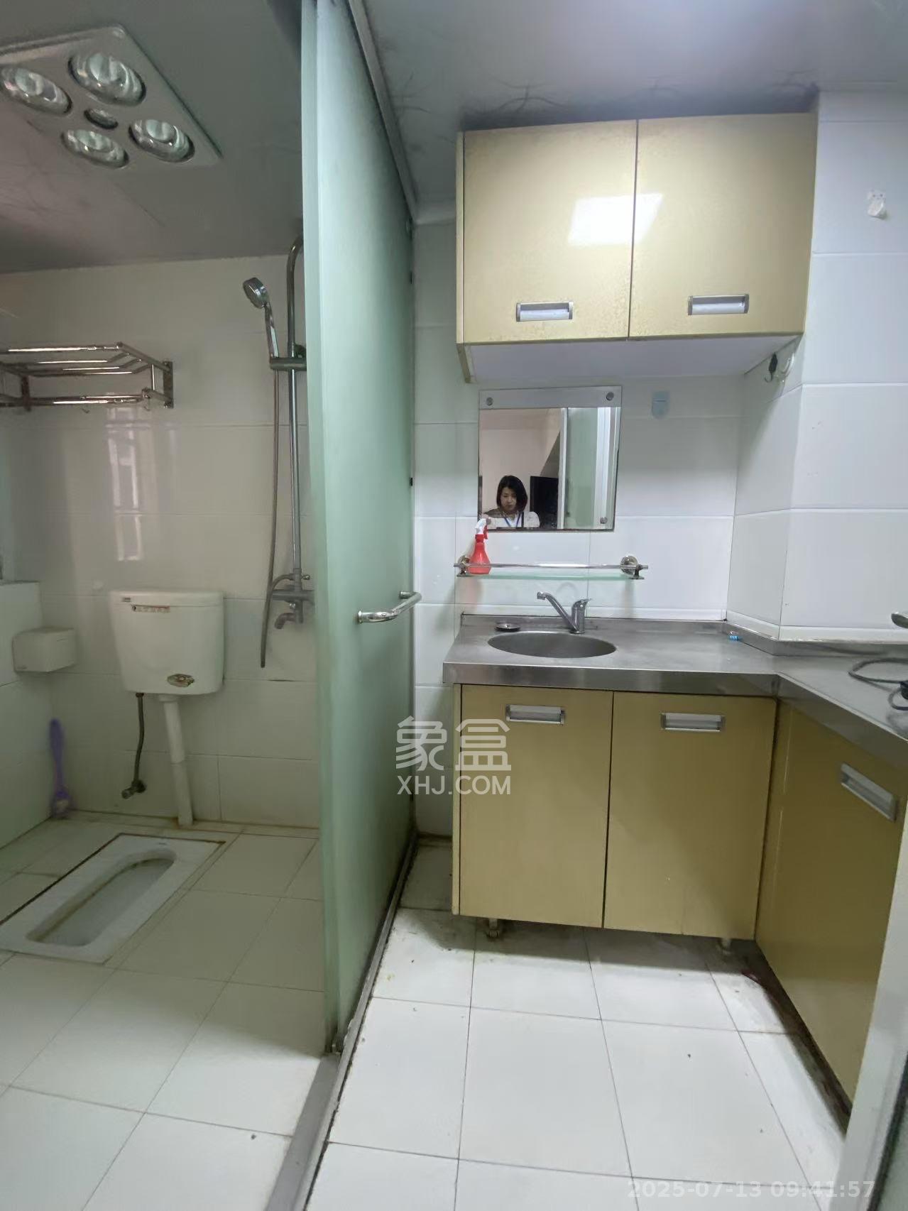 四方小区综合楼(四方嘉丽)  1室0厅0卫    1200.0元/月 四方小区综合楼(四方嘉丽)  1室0厅0卫    1200.0元/月室内图