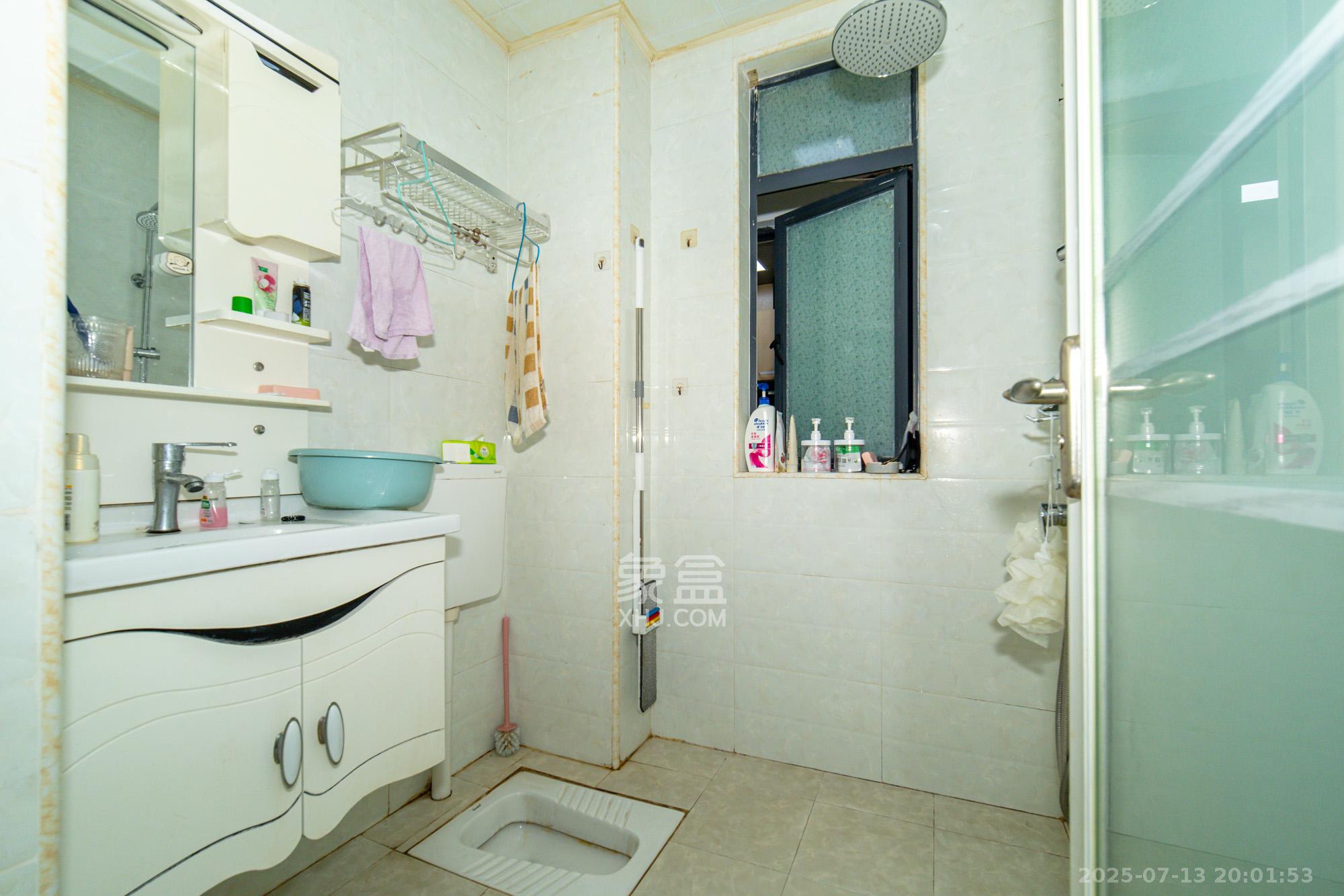 蓝山郡 2室2厅1卫 45.0万 蓝山郡 2室2厅1卫 45.0万卫生间