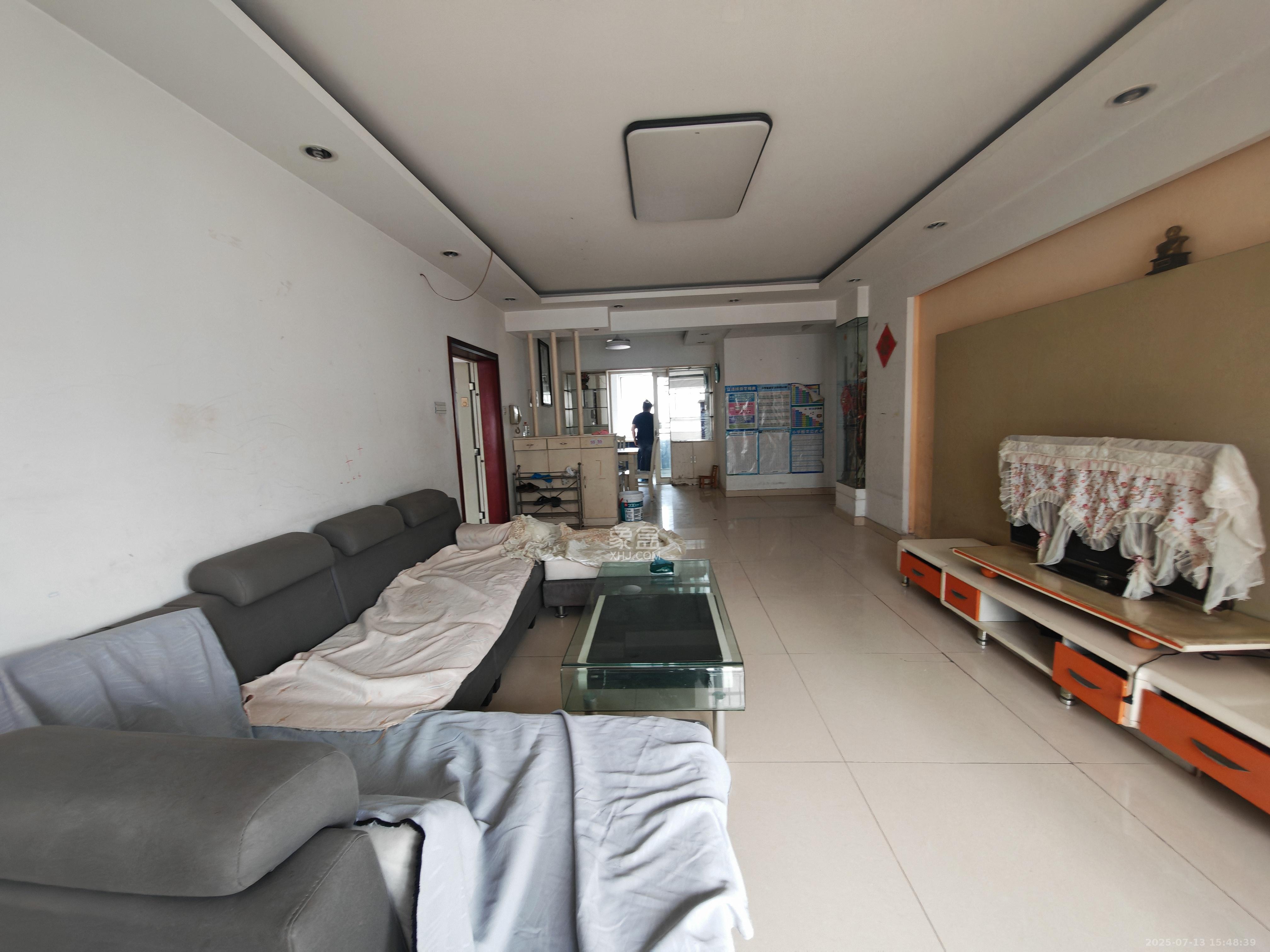 鑫天芙蓉 3室2厅2卫 2200.0元/月 鑫天芙蓉 3室2厅2卫 2200.0元/月室内图