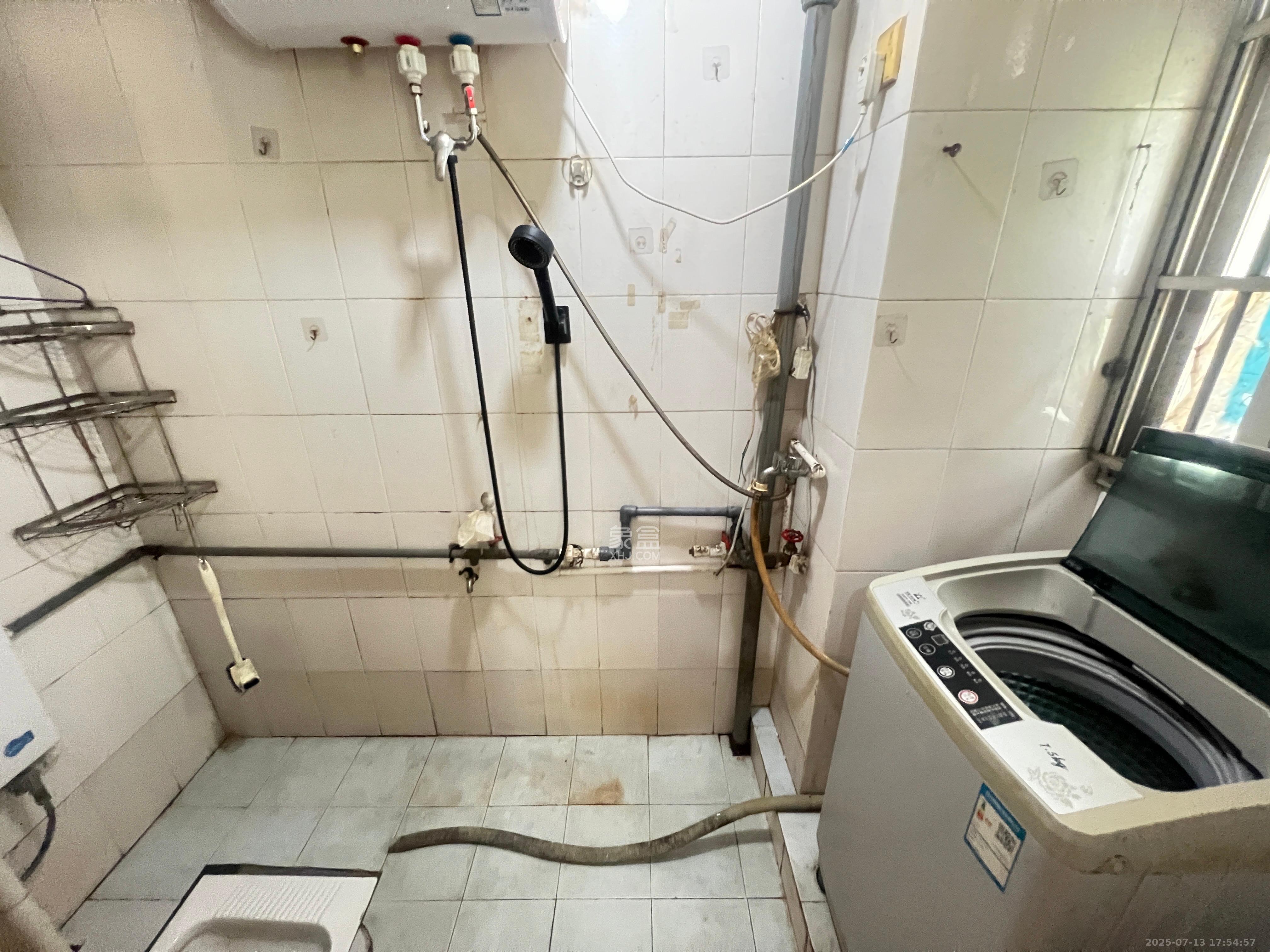 裕农街散盘 1室1厅1卫 1300.0元/月 裕农街散盘 1室1厅1卫 1300.0元/月室内图