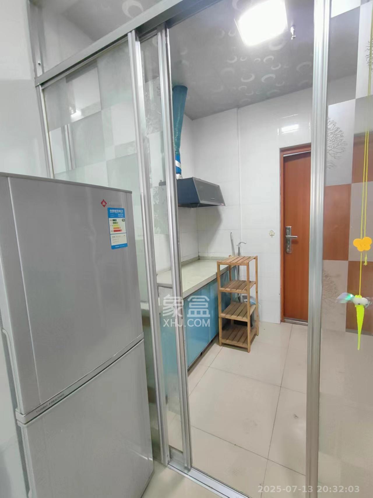 长房时代城 1室1厅1卫 1400.0元/月 长房时代城 1室1厅1卫 1400.0元/月室内图