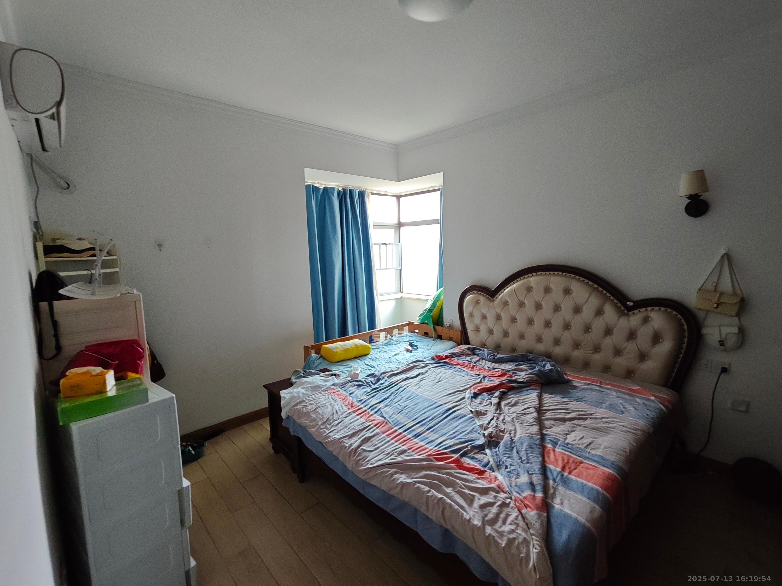 辉煌国际城二期  1室0厅0卫    3200.0元/月 辉煌国际城二期  1室0厅0卫    3200.0元/月室内图