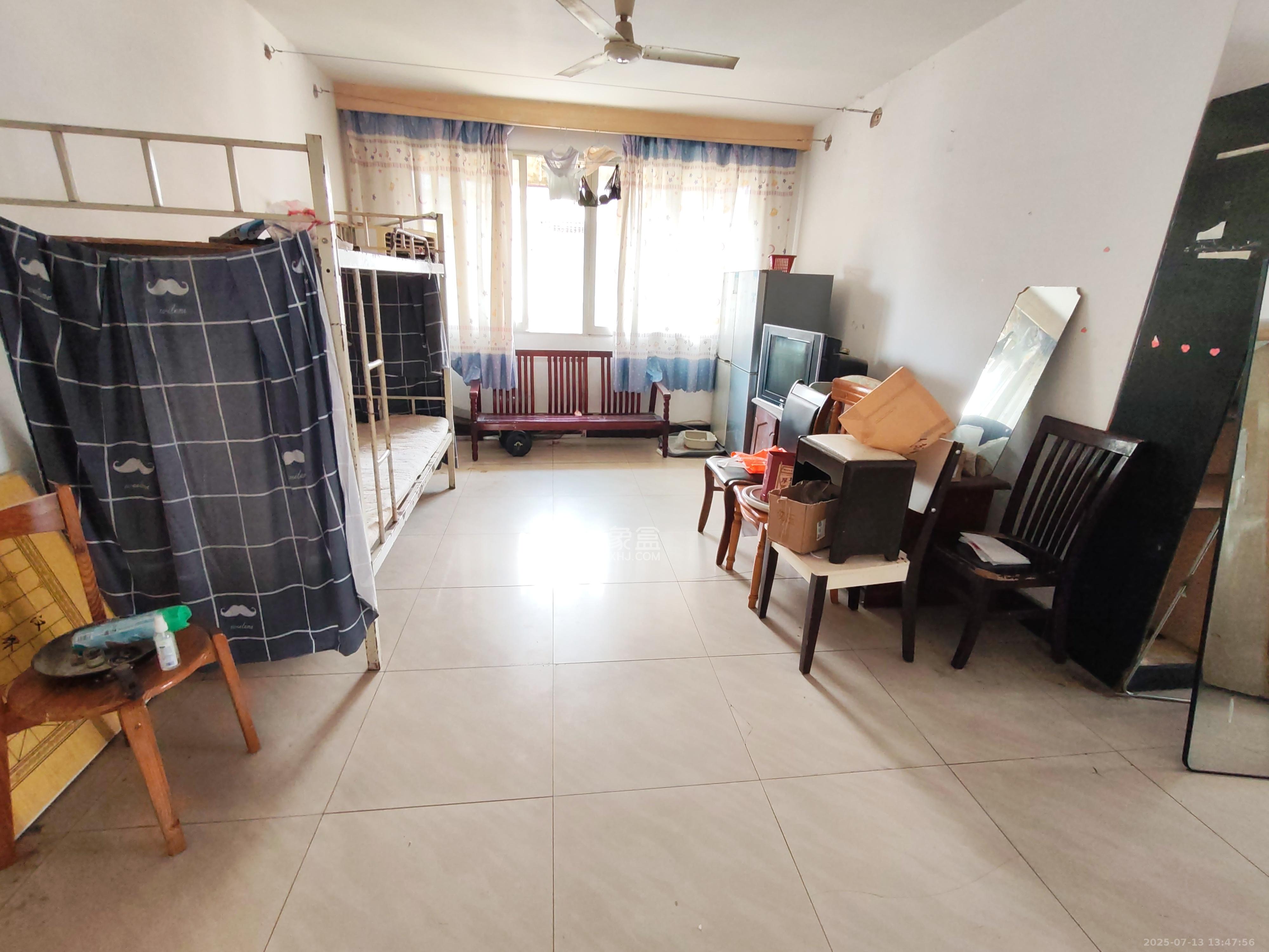 轻苑小区 3室2厅1卫 1800.0元/月 轻苑小区 3室2厅1卫 1800.0元/月室内图