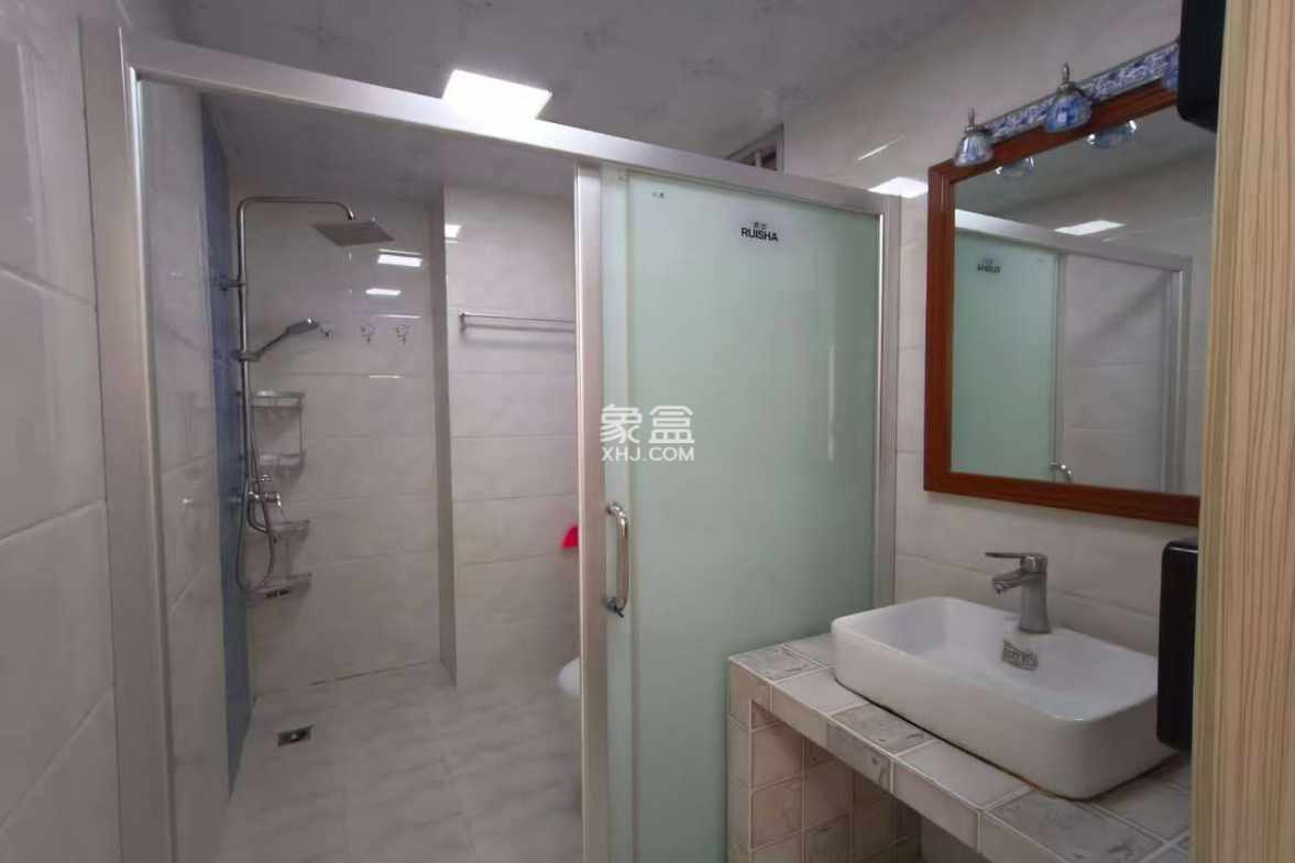 鑫生棕榈泉国际公馆  2室2厅1卫    122.0万 鑫生棕榈泉国际公馆  2室2厅1卫    122.0万室内图