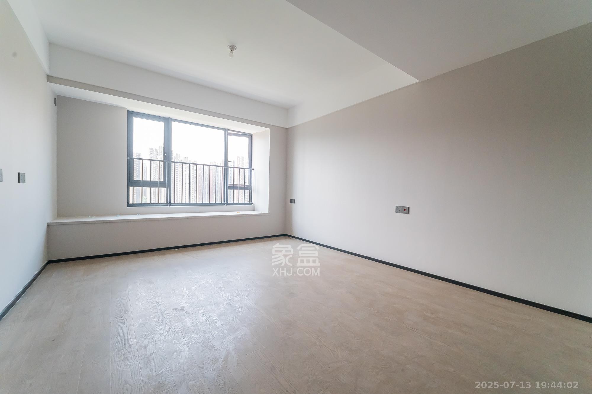 万科松湖天地 4室2厅2卫 227.0万 万科松湖天地 4室2厅2卫 227.0万其他