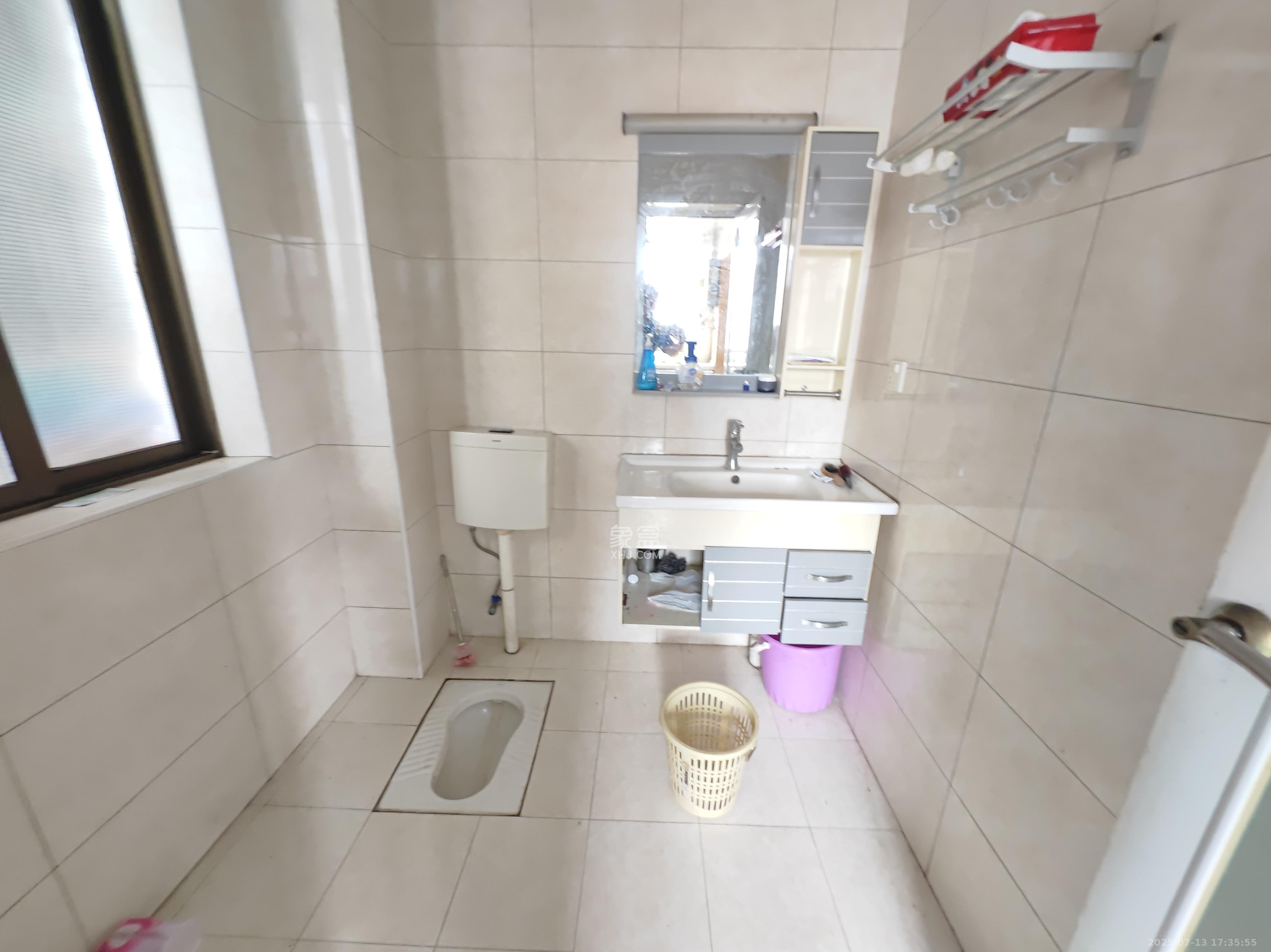 荷花美苑  3室2厅2卫    880.0元/月 荷花美苑  3室2厅2卫    880.0元/月室内图