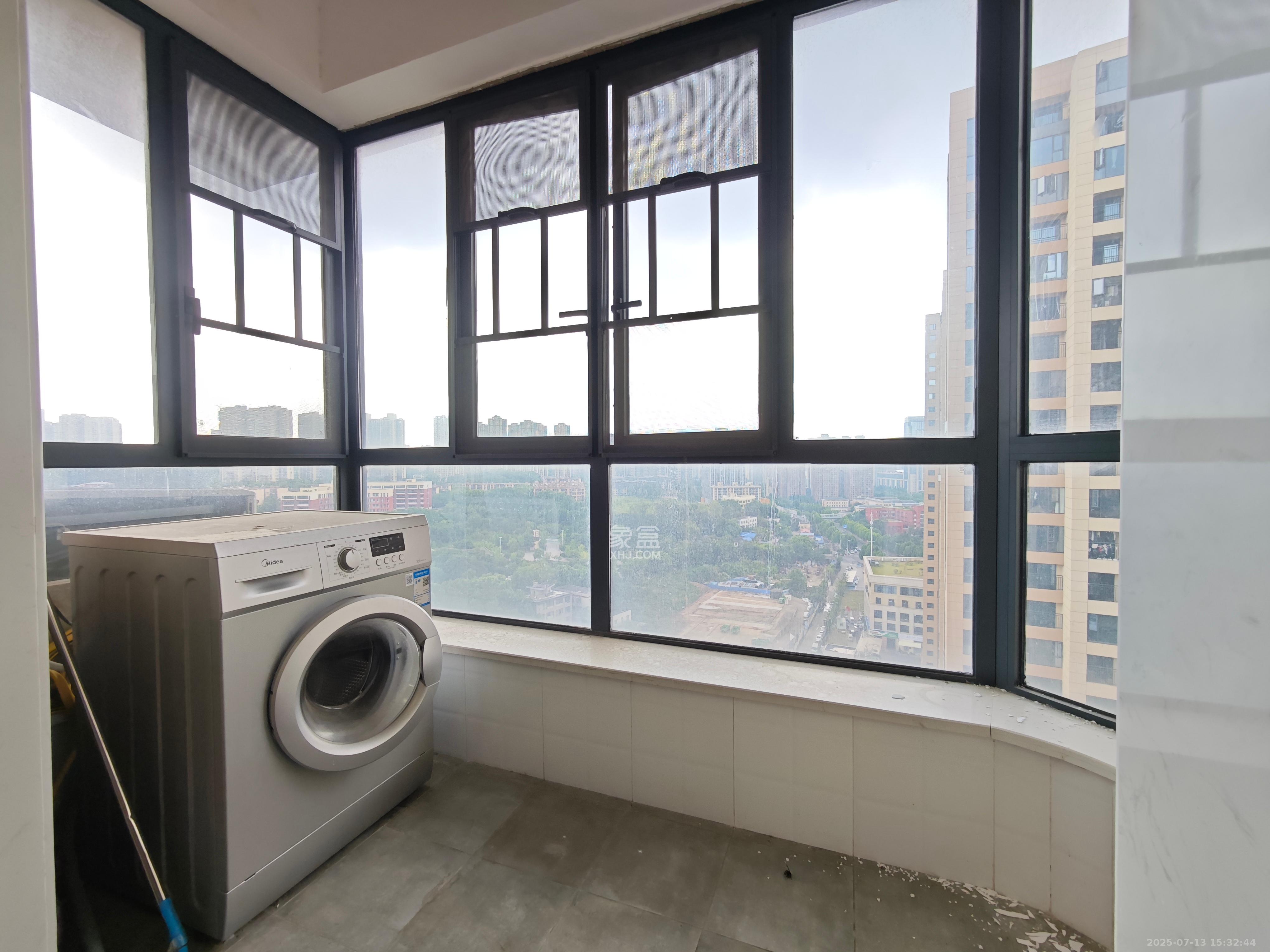 五矿万境水岸五期(五矿万境水岸文苑)  3室2厅1卫    2300.0元/月 五矿万境水岸五期(五矿万境水岸文苑)  3室2厅1卫    2300.0元/月室内图