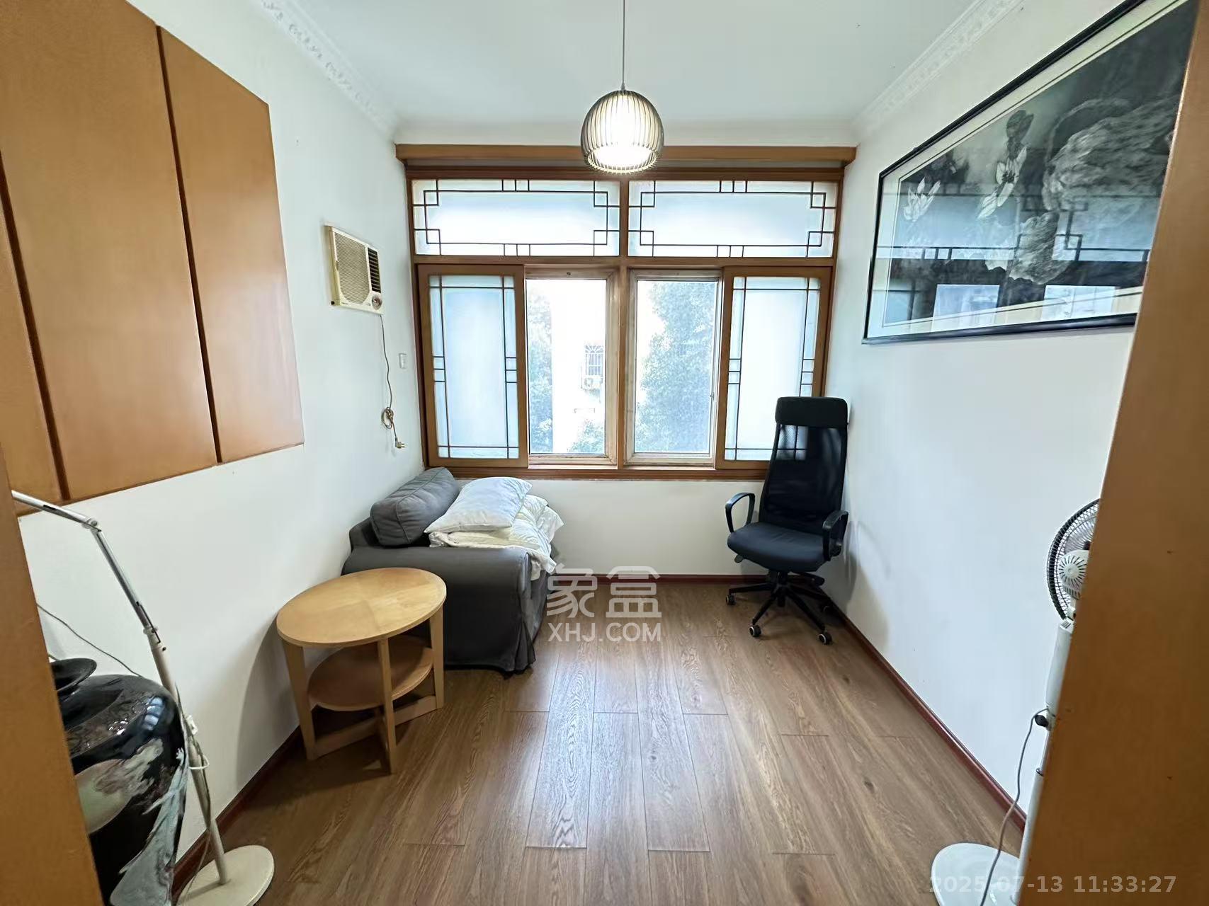 爱民路民主党派宿舍  3室2厅1卫    3000.0元/月 爱民路民主党派宿舍  3室2厅1卫    3000.0元/月室内图