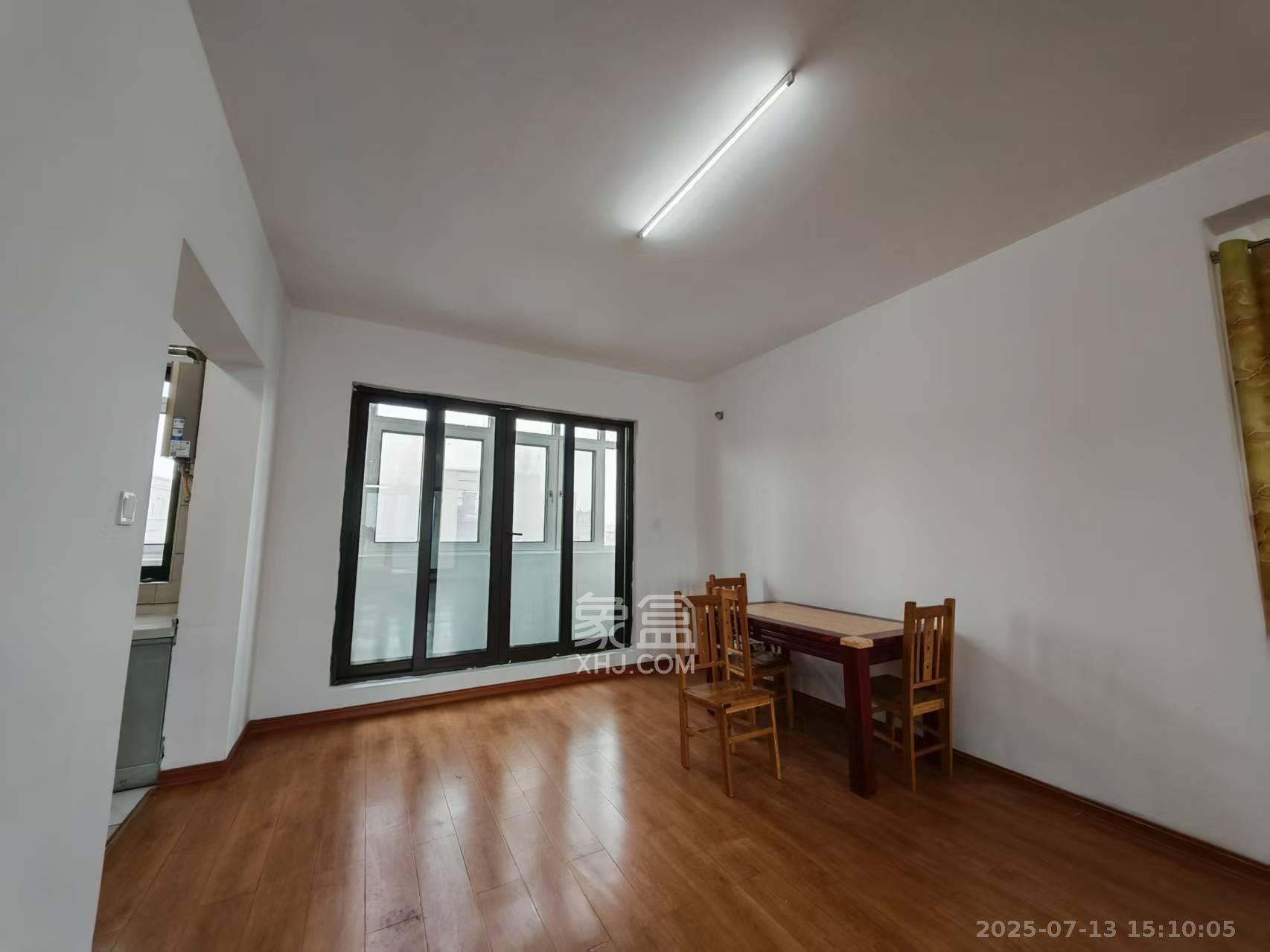 金茂梅溪湖 2室2厅1卫 2400.0元/月 金茂梅溪湖 2室2厅1卫 2400.0元/月室内图