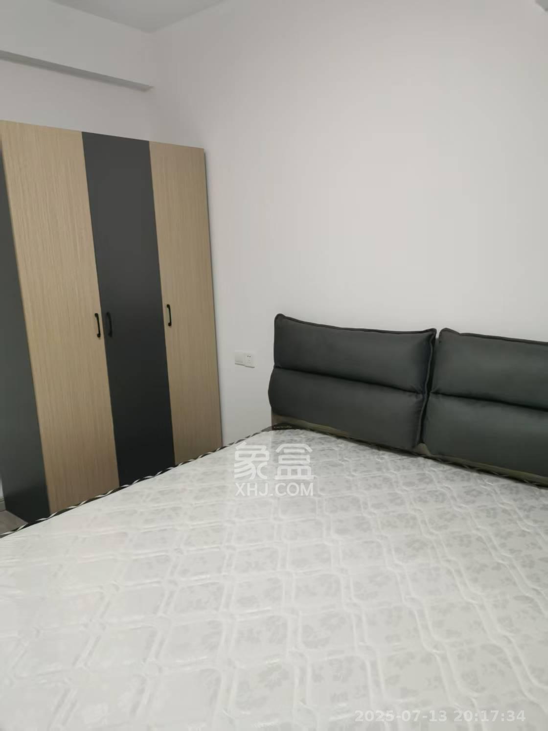 华润翡翠府  3室2厅2卫   3200.00元/月室内图