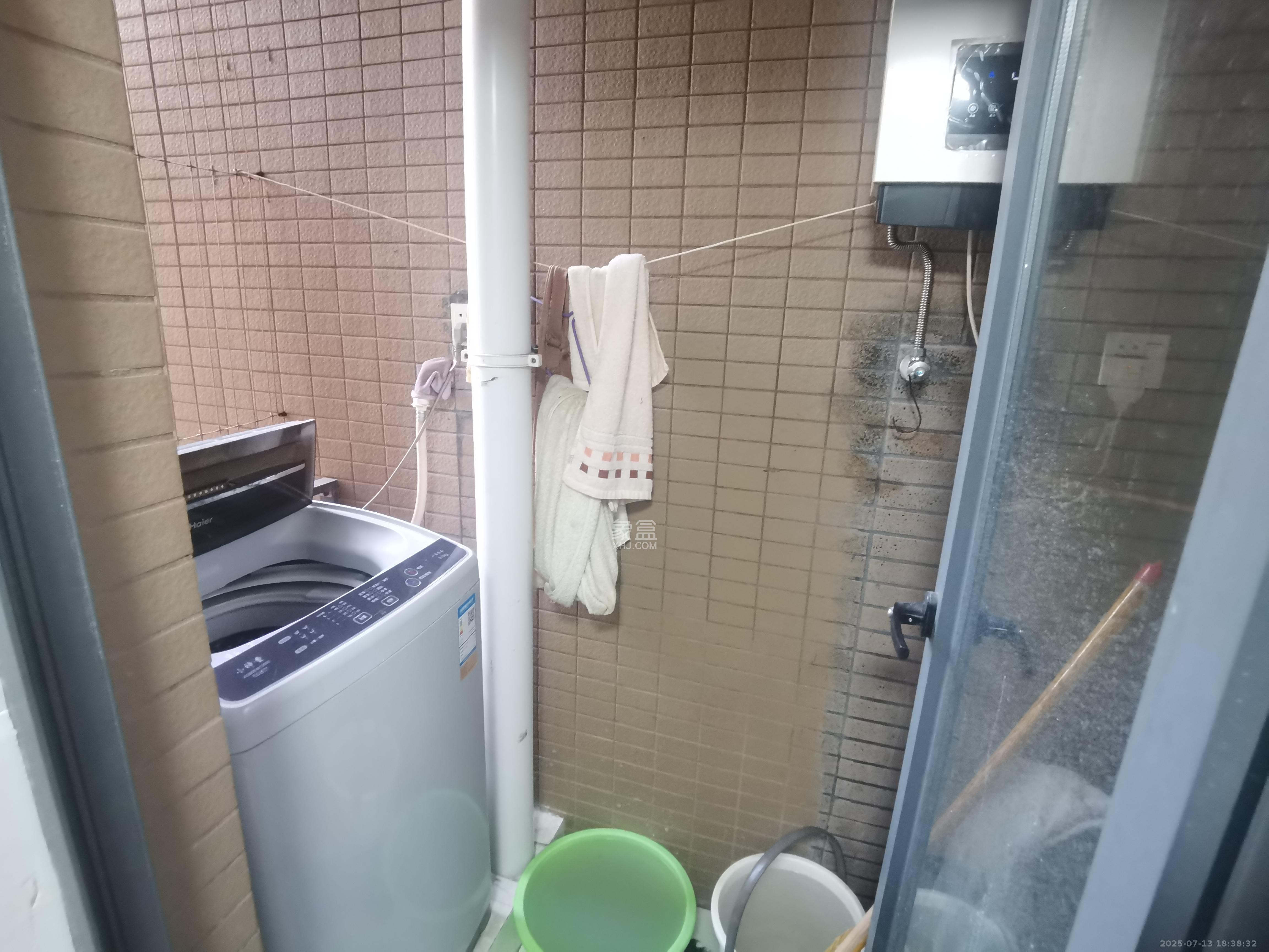 万博汇 2室2厅1卫 2400.0元/月 万博汇 2室2厅1卫 2400.0元/月室内图