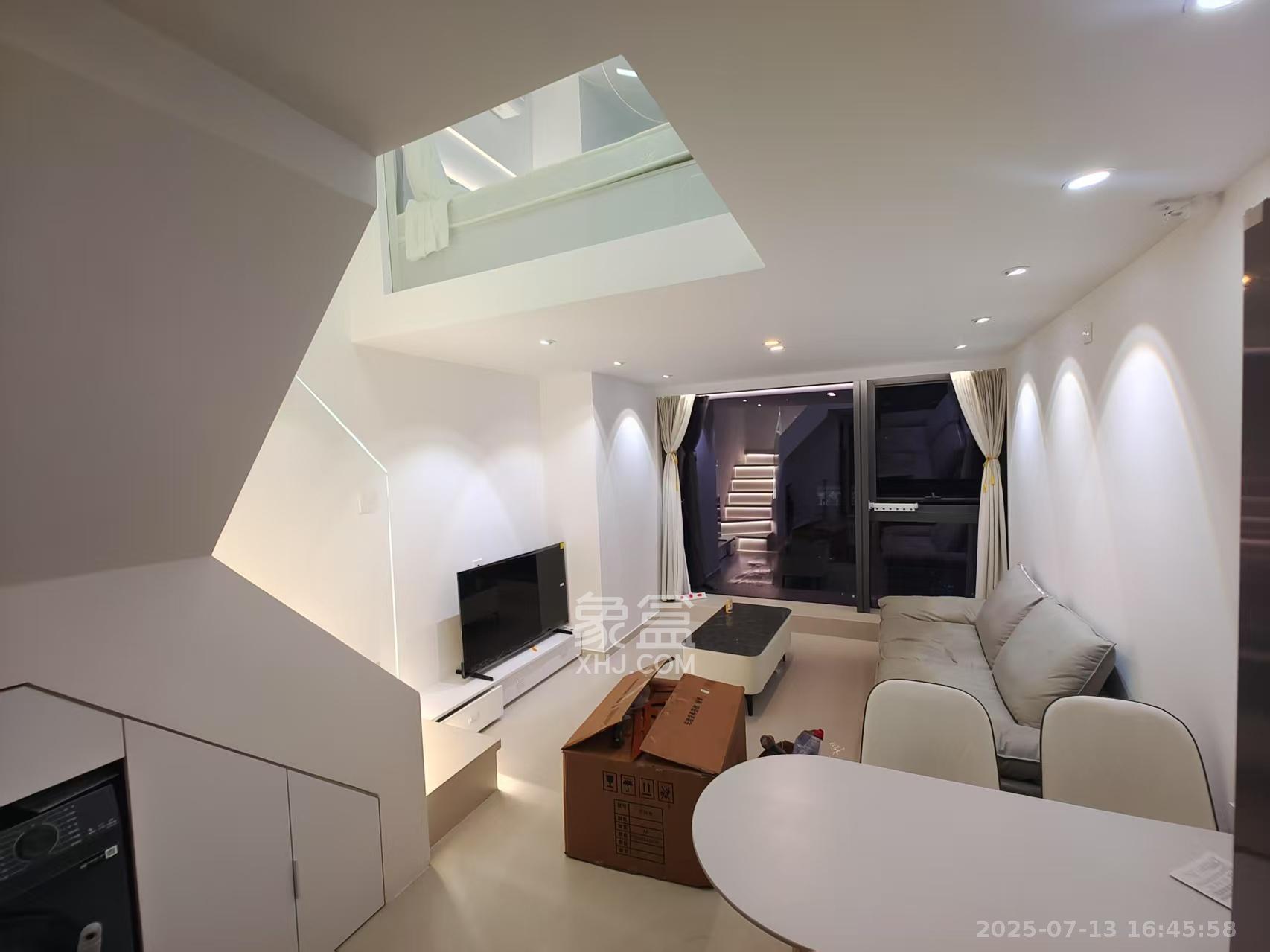 卓越中寰 2室1厅1卫 2600.0元/月 卓越中寰 2室1厅1卫 2600.0元/月室内图