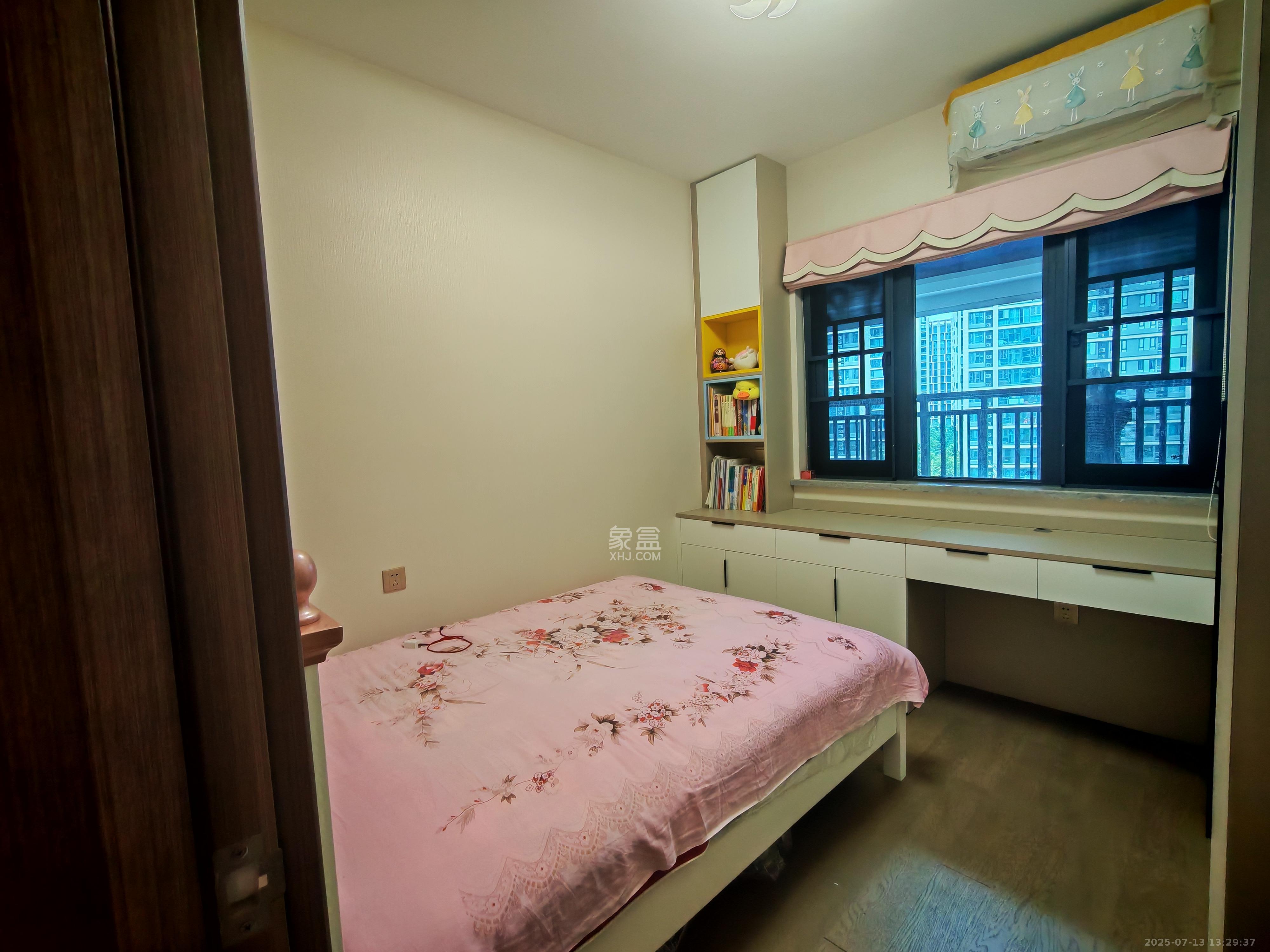 中海阅麓山一期  3室2厅2卫   3500.00元/月室内图