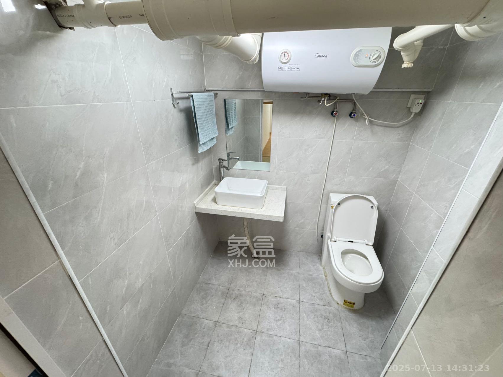 洋湖时代 3室1厅2卫 2700.0元/月 洋湖时代 3室1厅2卫 2700.0元/月室内图