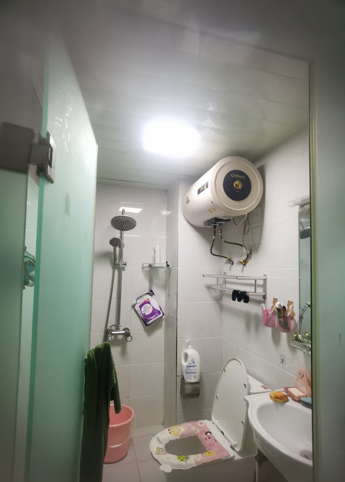 中景花园  1室1厅1卫    1400.0元/月 中景花园  1室1厅1卫    1400.0元/月室内图