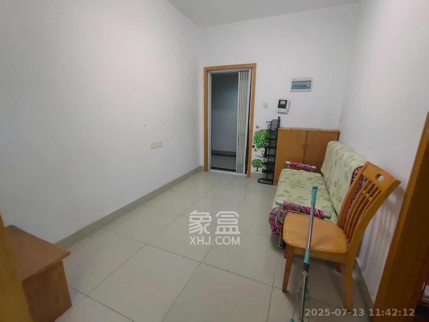 益佳苑  2室1厅1卫    2100.0元/月 益佳苑  2室1厅1卫    2100.0元/月室内图1