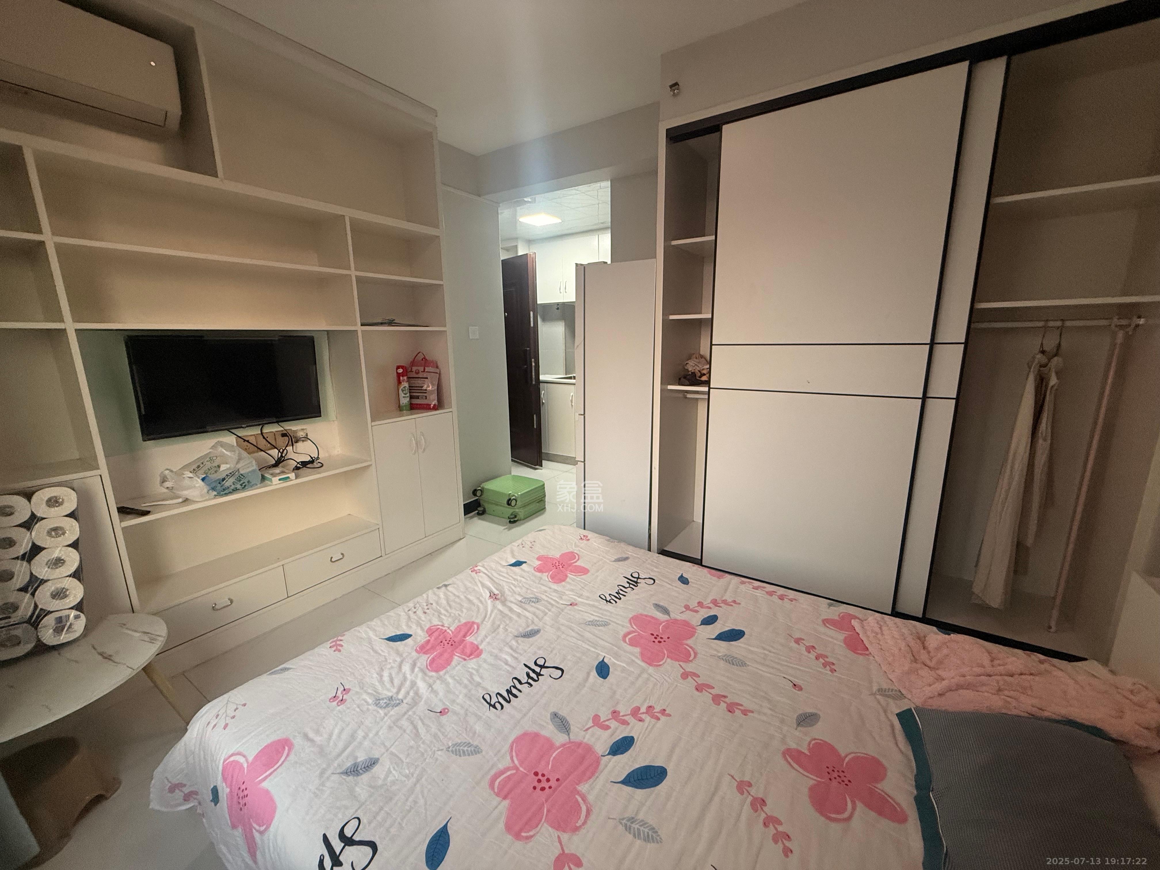 中海珑悦府 1室1厅1卫 1200.0元/月 中海珑悦府 1室1厅1卫 1200.0元/月室内图