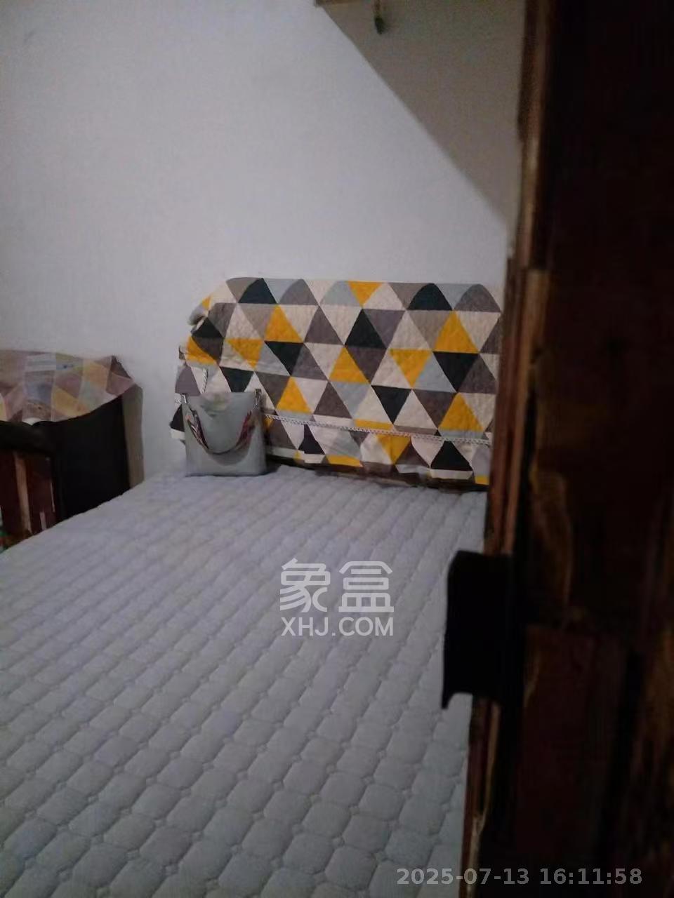 文艺新村  1室0厅0卫    1200.0元/月室内图