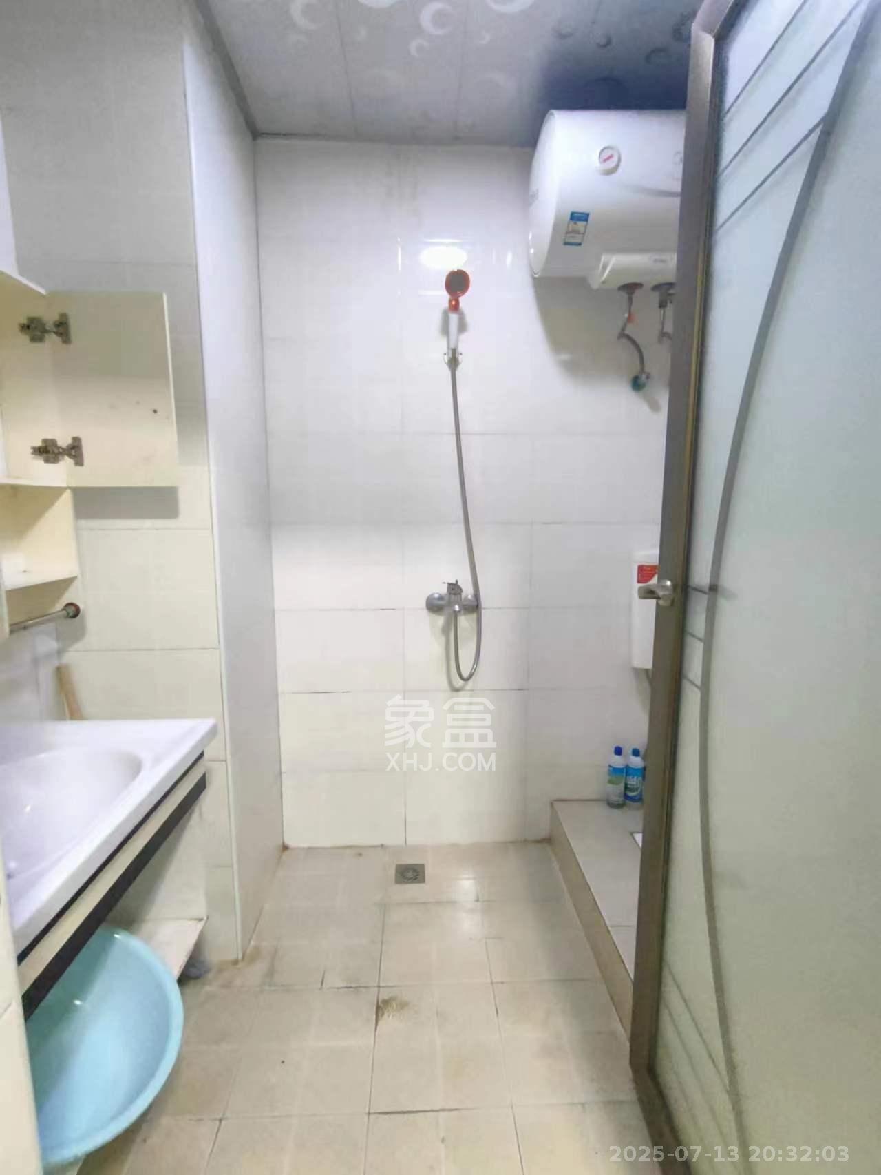 长房时代城 1室1厅1卫 1400.0元/月 长房时代城 1室1厅1卫 1400.0元/月室内图