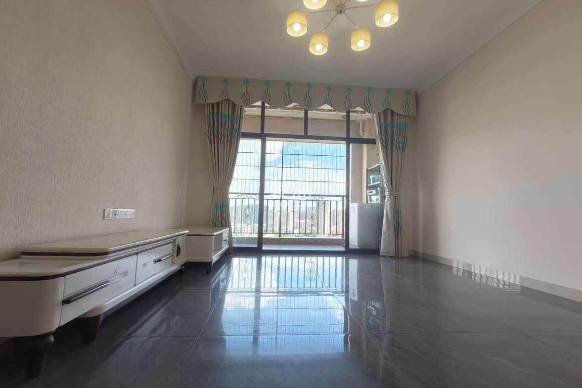 鑫生棕榈泉国际公馆  2室2厅1卫    122.0万 鑫生棕榈泉国际公馆  2室2厅1卫    122.0万室内图