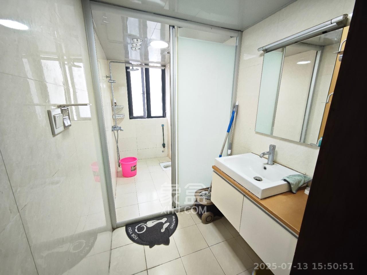 西子湖畔沃府  1室2厅2卫   3600.00元/月室内图