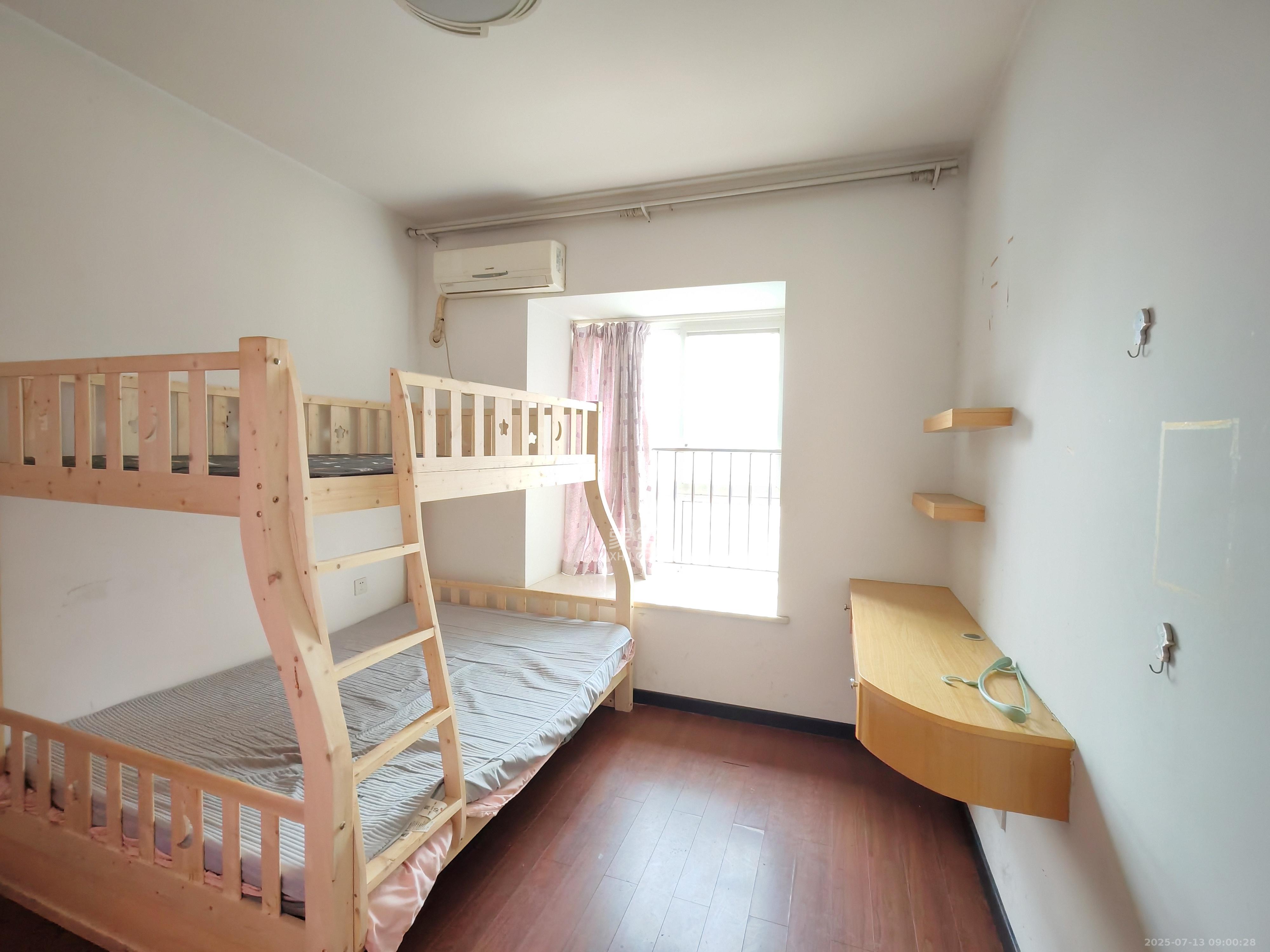 上河国际C区  3室2厅1卫   3100.00元/月室内图