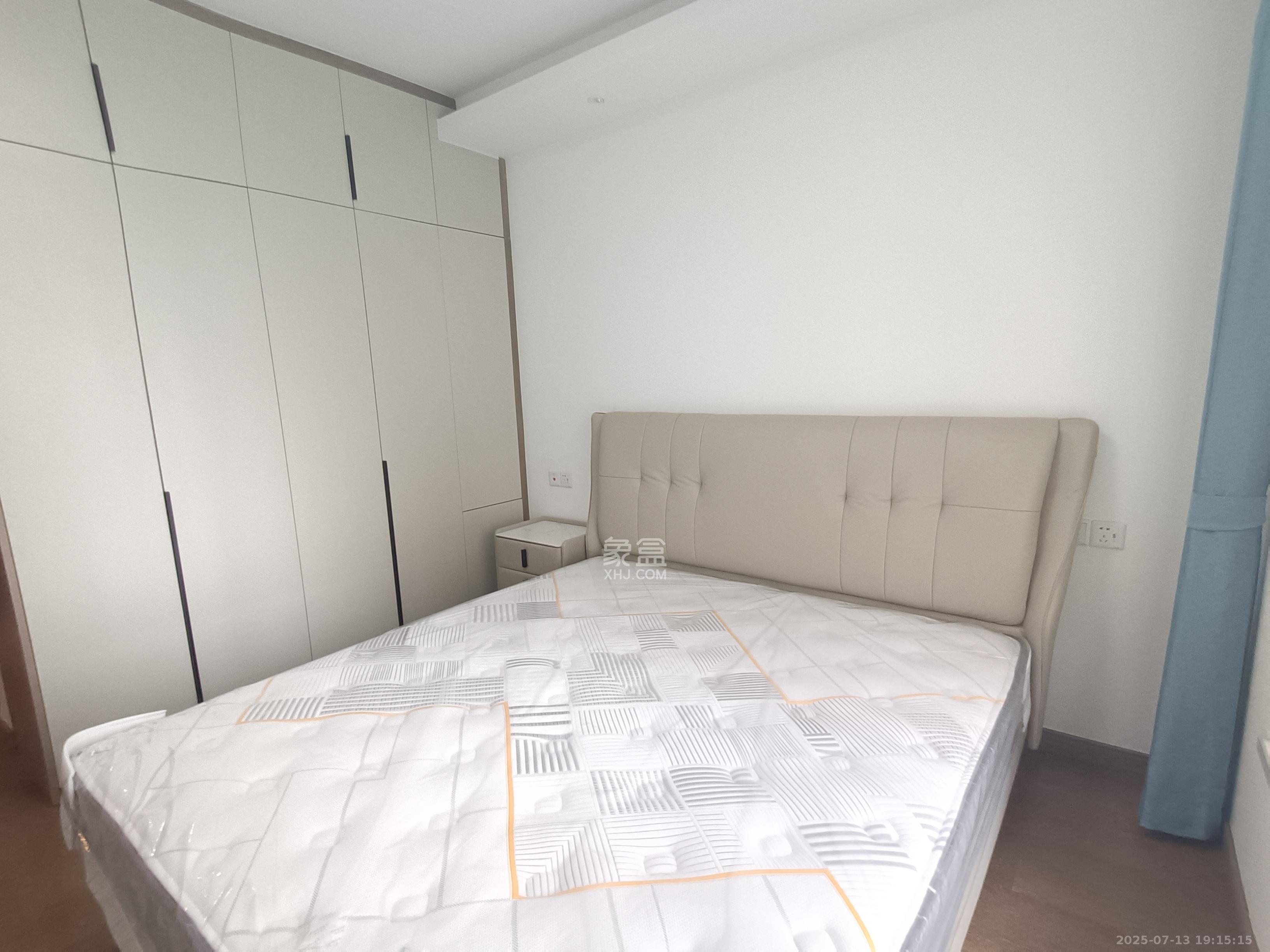 龙湖铂金中心(龙湖春江郦城) 3室2厅2卫 4800.0元/月 龙湖铂金中心(龙湖春江郦城) 3室2厅2卫 4800.0元/月室内图