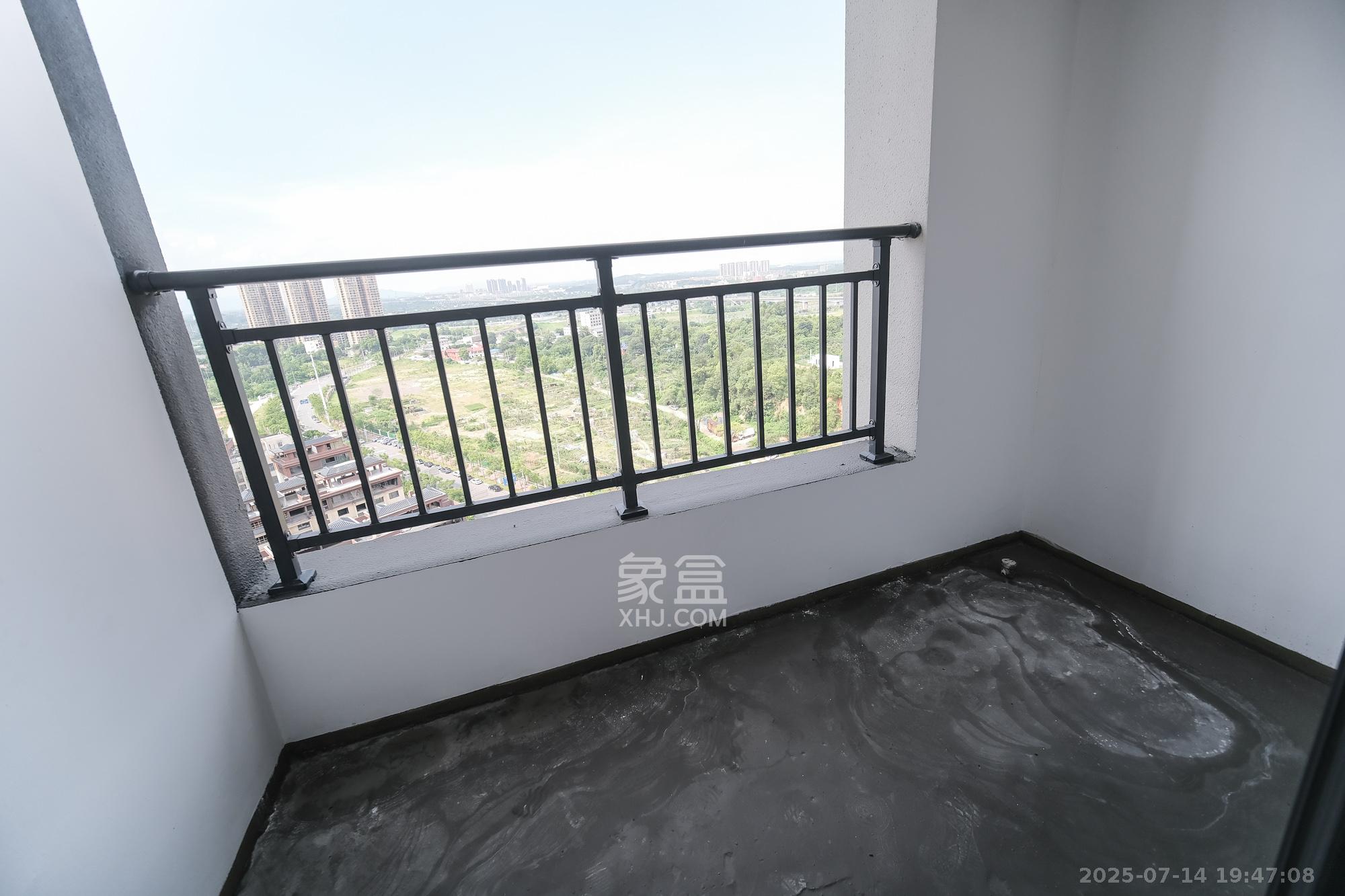 中铁置业诺德府  4室2厅2卫   104.00万阳台