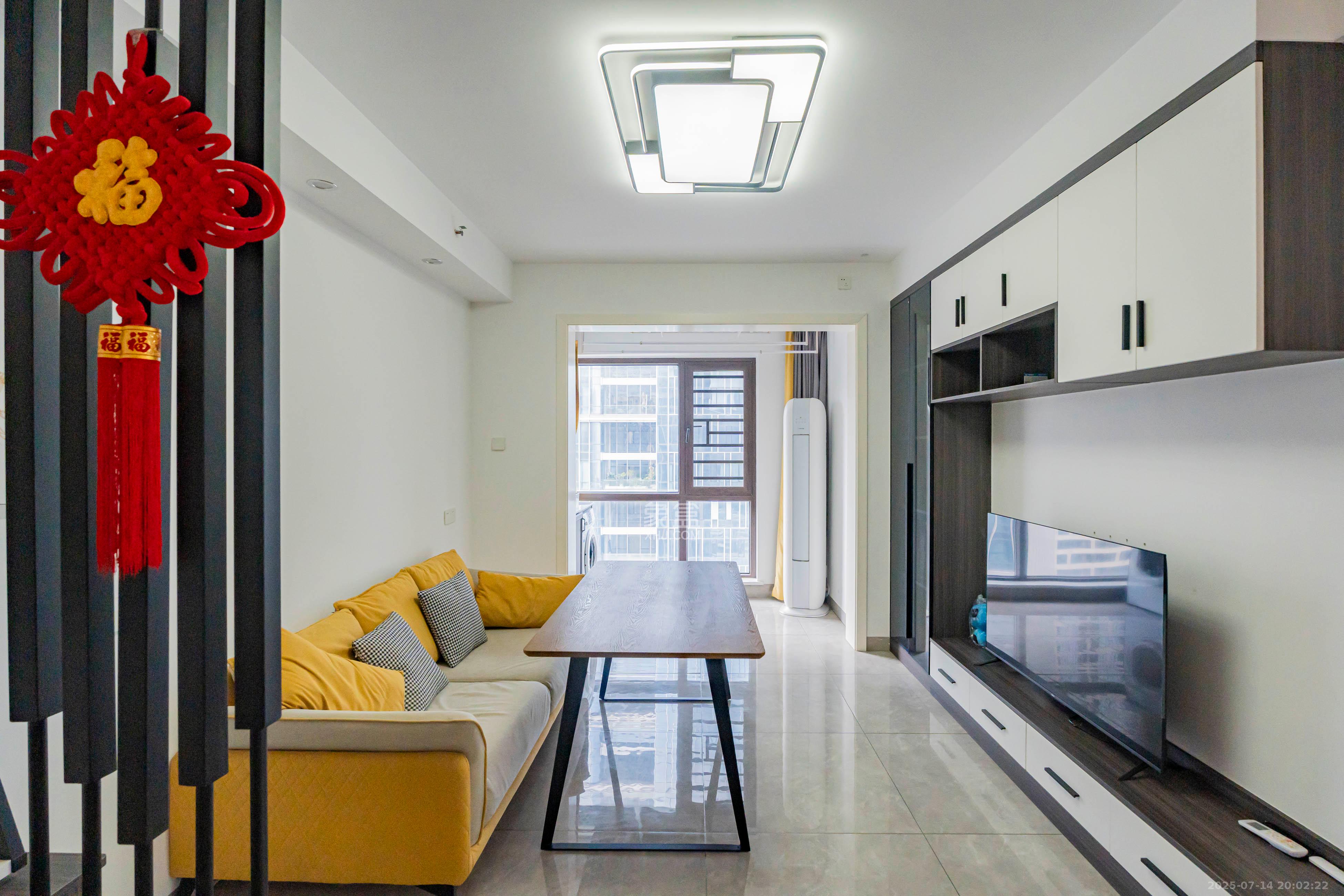 天健城  2室1厅1卫    135.0万 天健城  2室1厅1卫    135.0万客厅