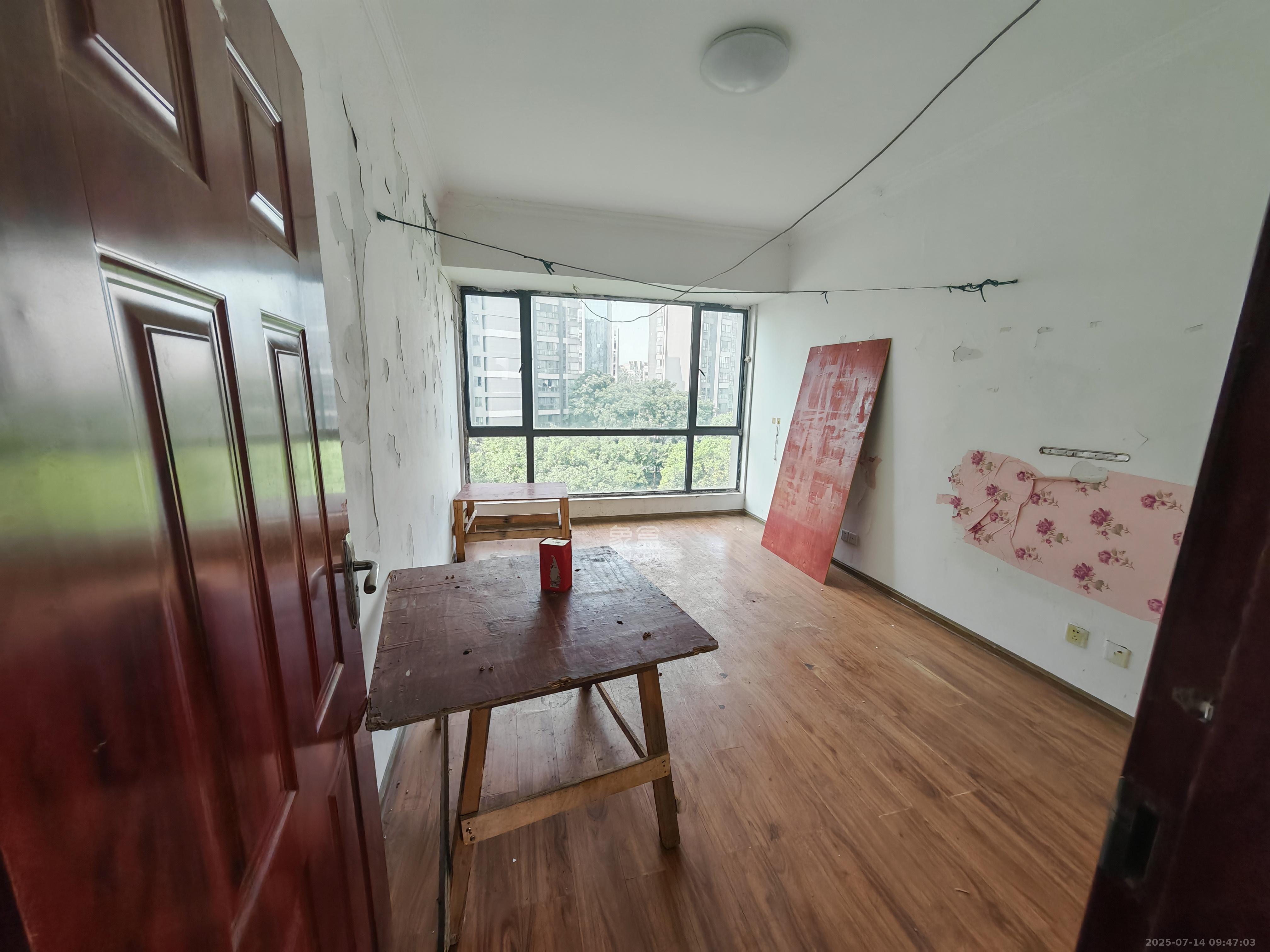 中信城市广场(中信新城一期) 6室2厅2卫 3300.0元/月 中信城市广场(中信新城一期) 6室2厅2卫 3300.0元/月室内图