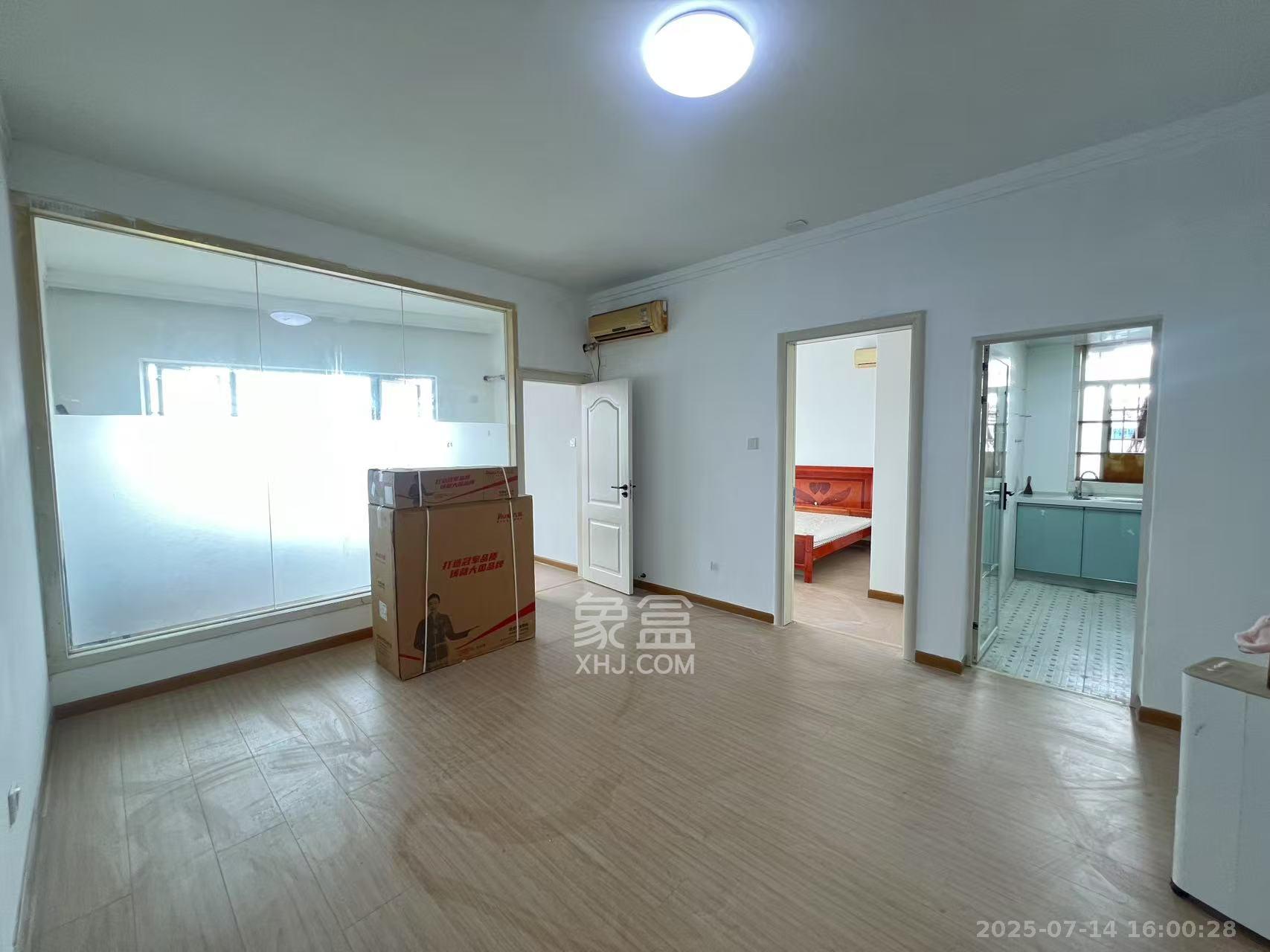 泰时三湘金地  2室1厅1卫    1600.0元/月 泰时三湘金地  2室1厅1卫    1600.0元/月室内图