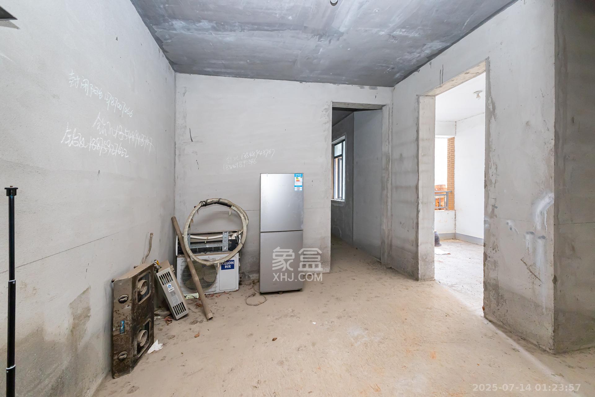 玛丽的花园(金色阳光家园)  3室2厅1卫    52.8万 玛丽的花园(金色阳光家园)  3室2厅1卫    52.8万客厅