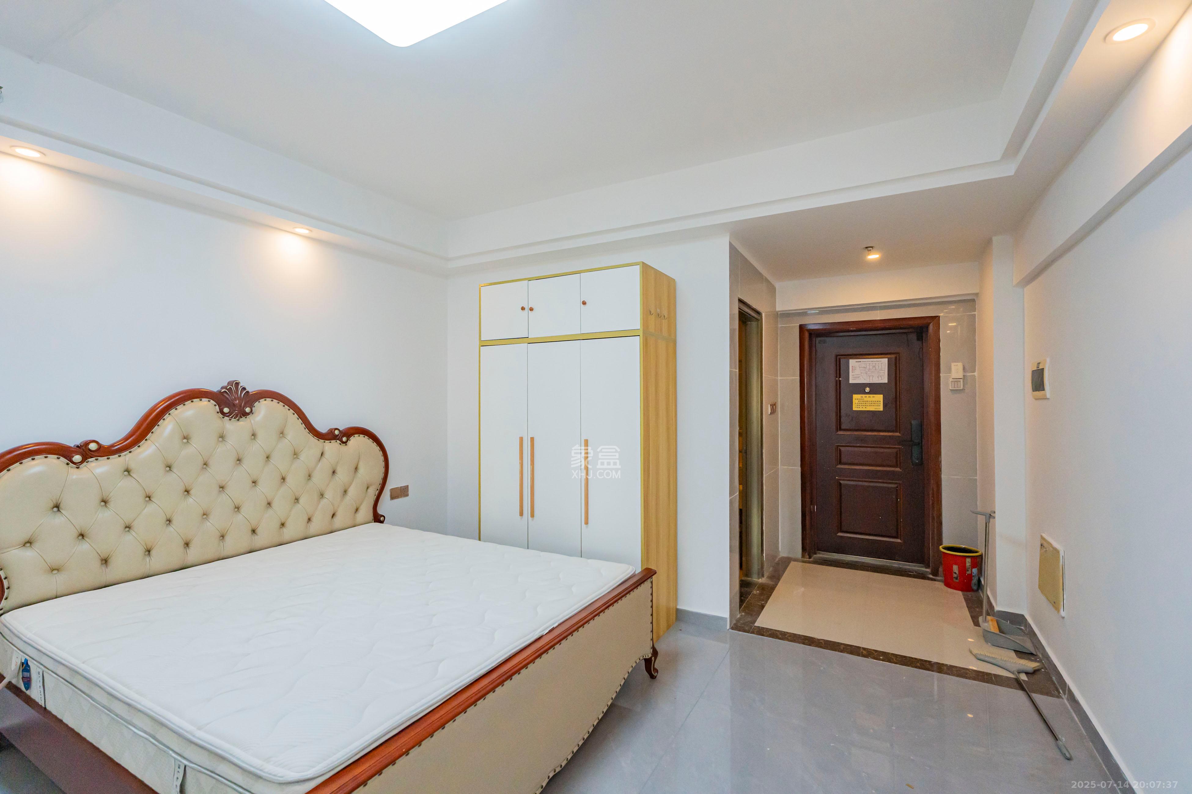 鸥波港湾  1室1厅1卫    43.0万 鸥波港湾  1室1厅1卫    43.0万卧室