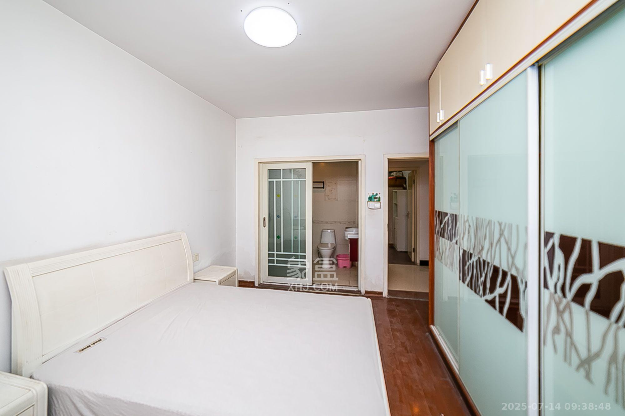 都江新城(都江新苑) 3室2厅2卫 2600.0元/月 都江新城(都江新苑) 3室2厅2卫 2600.0元/月室内图