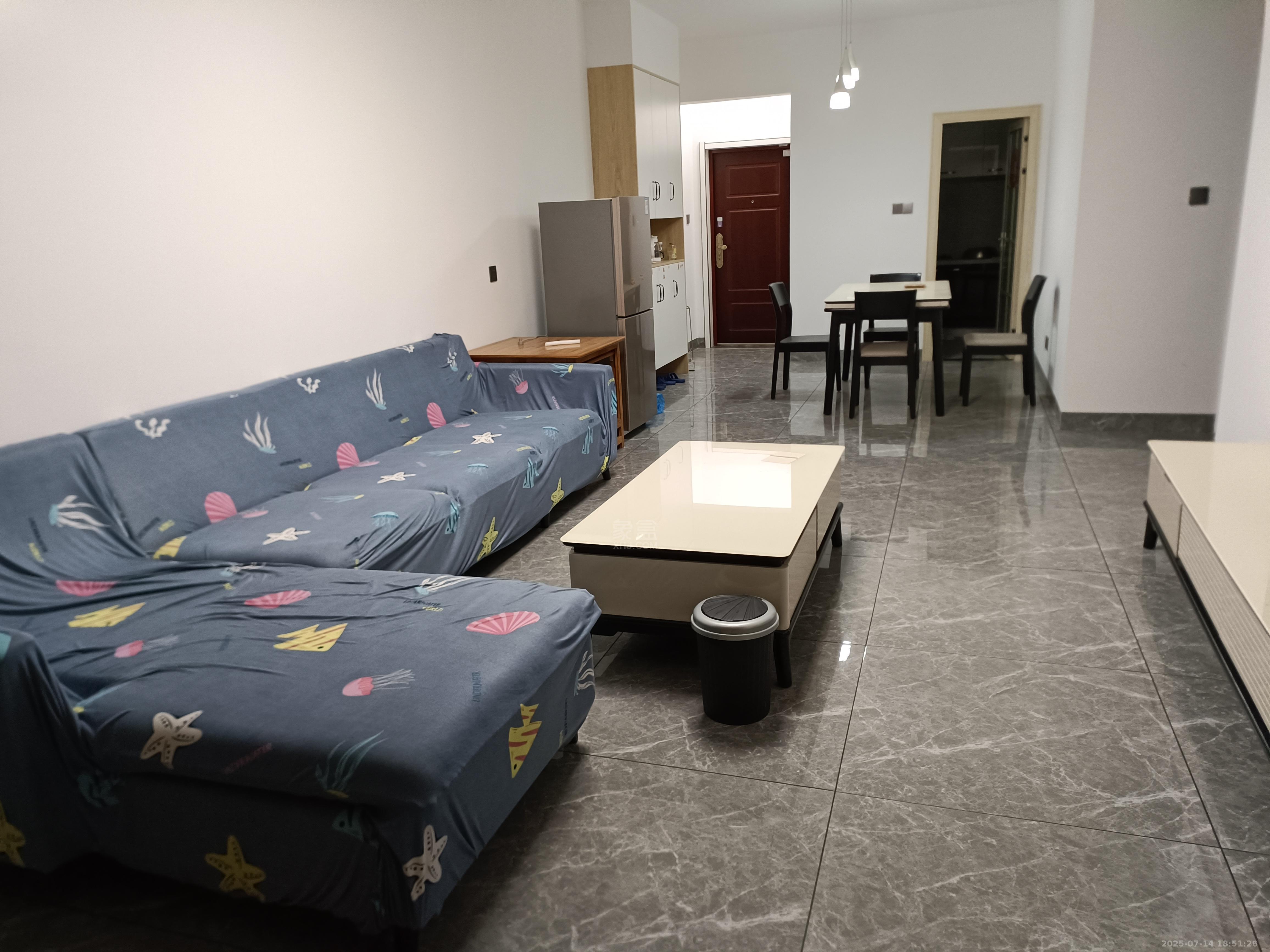 日盛山湖城 3室2厅2卫 1800.0元/月 日盛山湖城 3室2厅2卫 1800.0元/月室内图