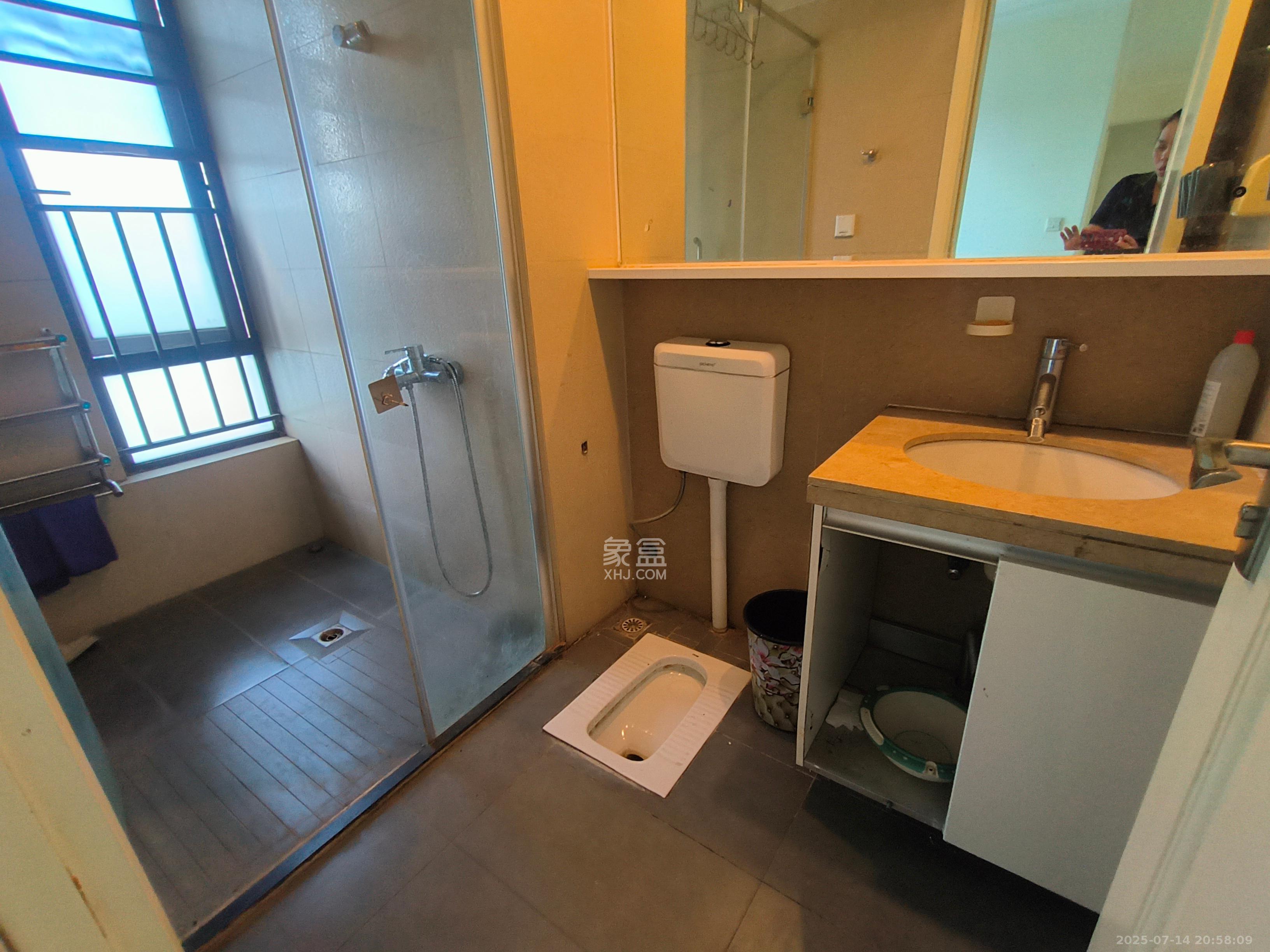 时代倾城一期  3室2厅2卫   2200.00元/月室内图