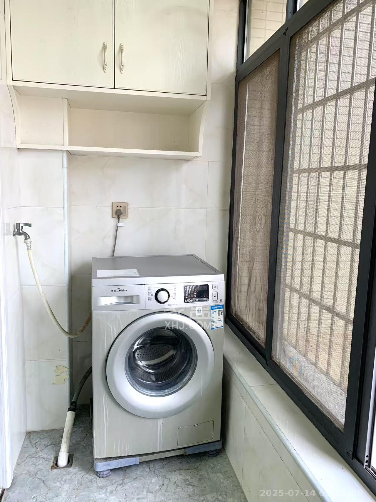 佳美紫郡  3室2厅2卫   2100.00元/月室内图