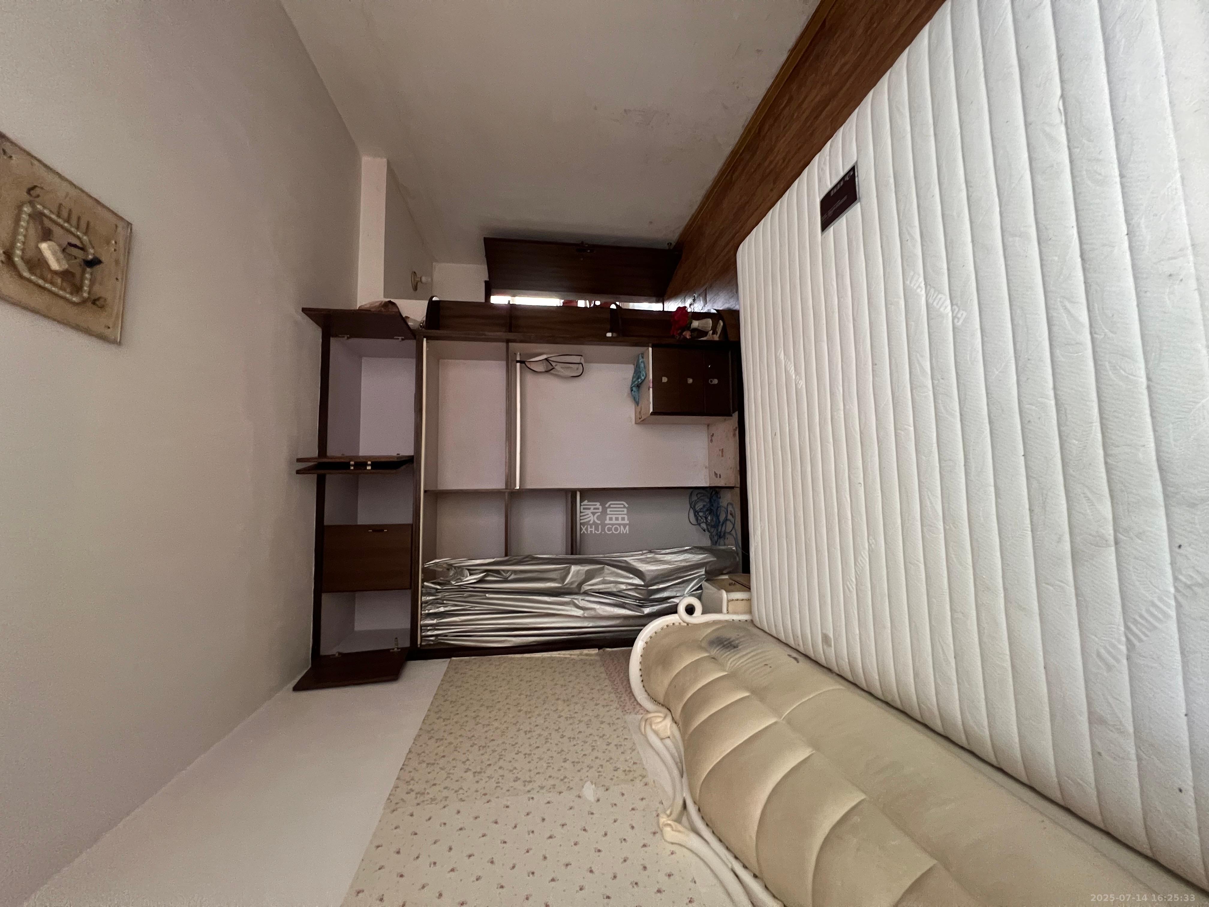 泉塘小区  3室2厅1卫    1450.0元/月 泉塘小区  3室2厅1卫    1450.0元/月室内图