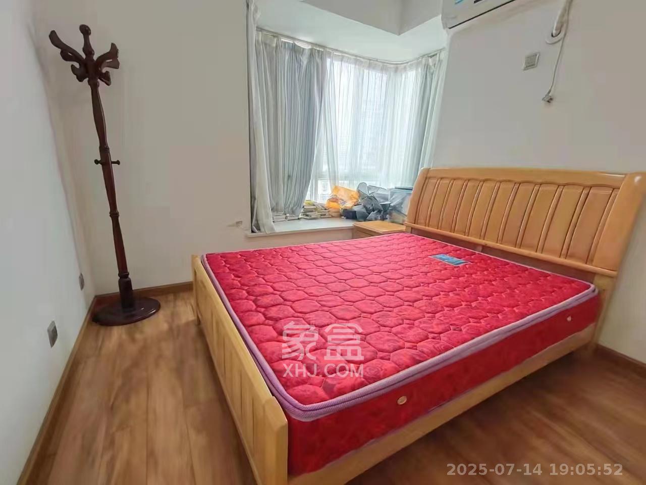 山语城一期  3室2厅2卫   2400.00元/月室内图