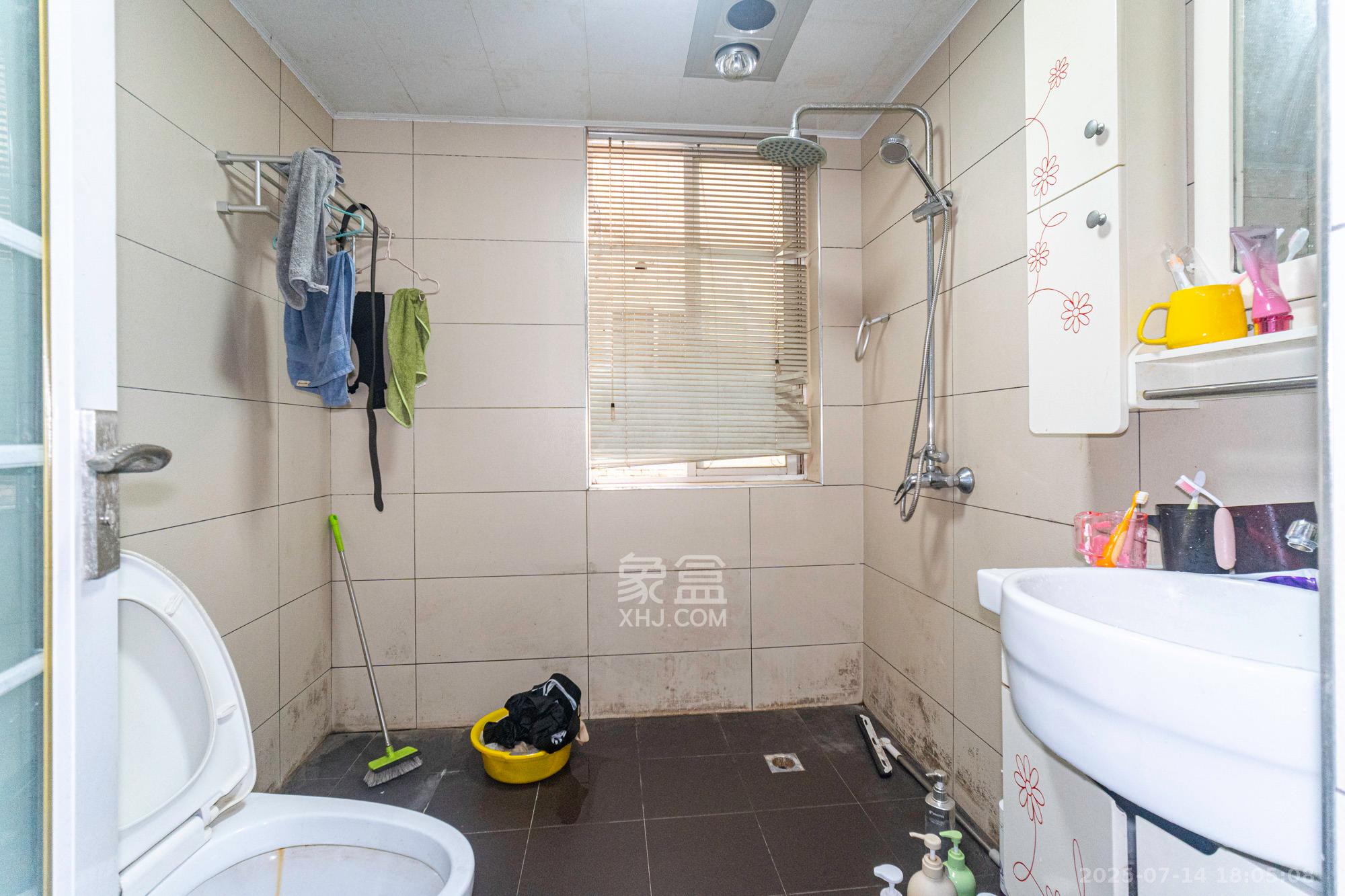 幸福里（幸福里一期）  3室2厅1卫    63.8万卫生间