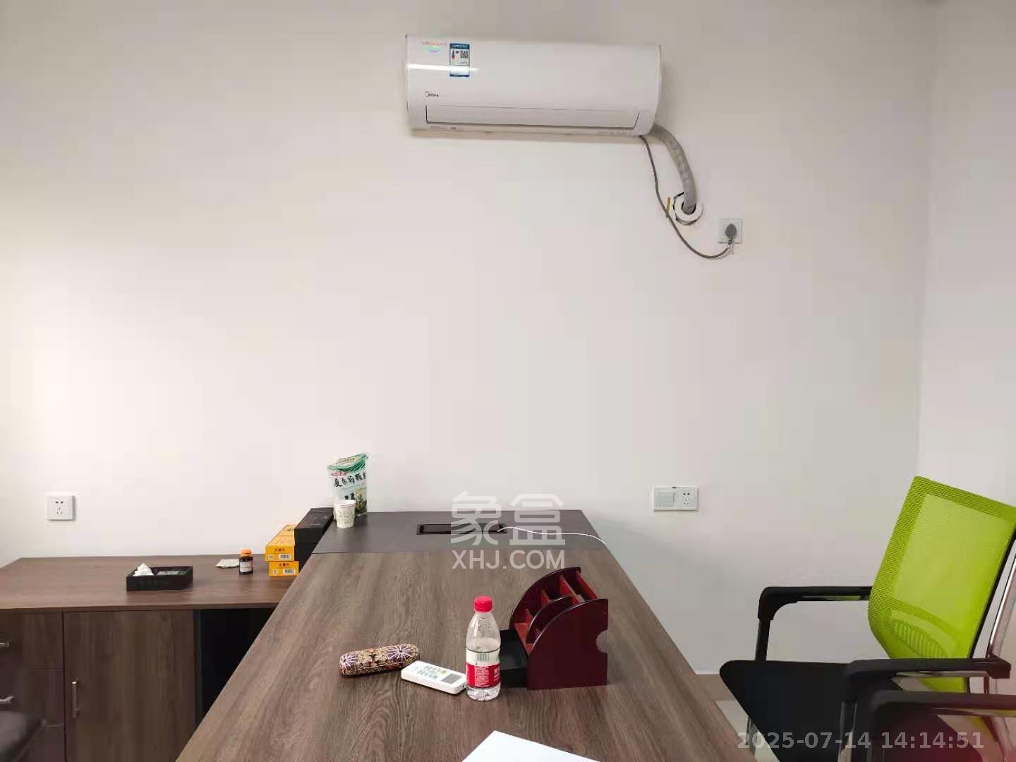 巧克力空间（建鸿达现代大厦）  2室1厅1卫    2400.0元/月