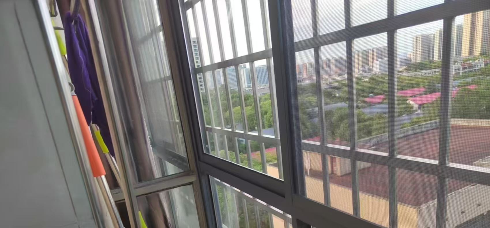 崇和中苑 2室1厅1卫 1400.0元/月 崇和中苑 2室1厅1卫 1400.0元/月室内图